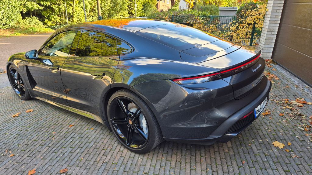 PORSCHE Taycan 2020
