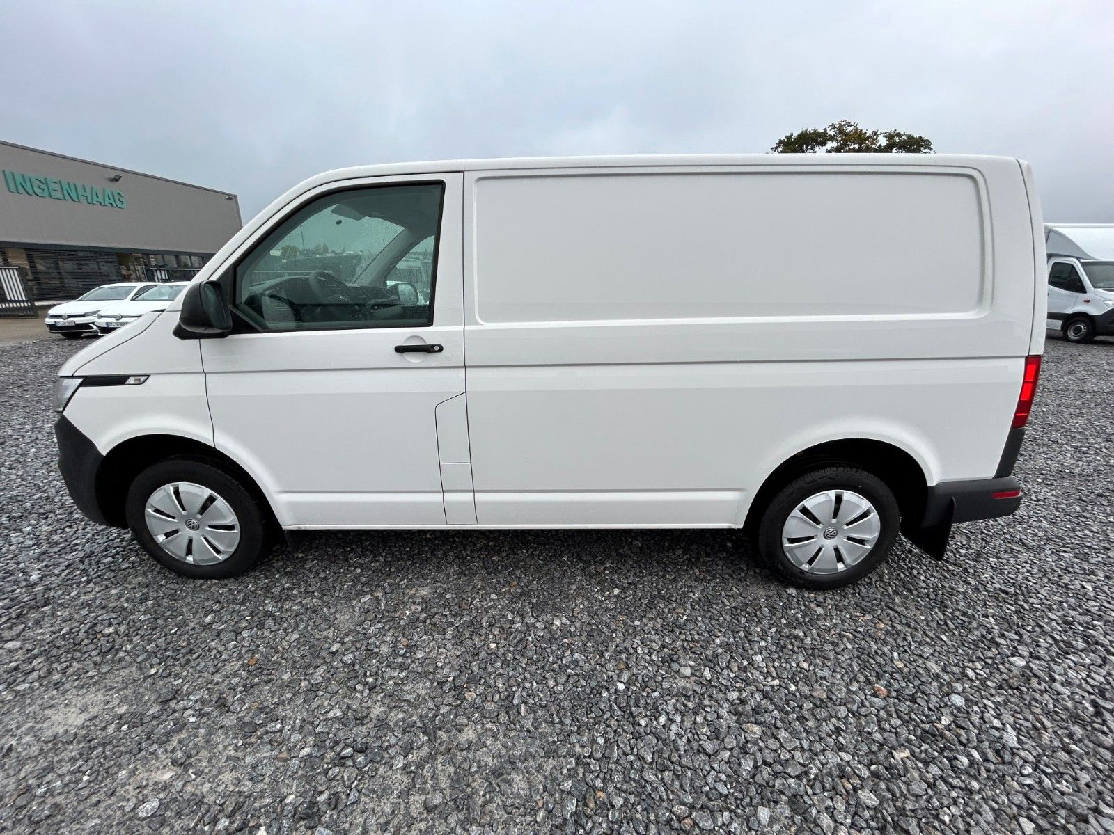 Fahrzeugabbildung Volkswagen T6.1 Transporter 2,0 TDI Klima FWD
