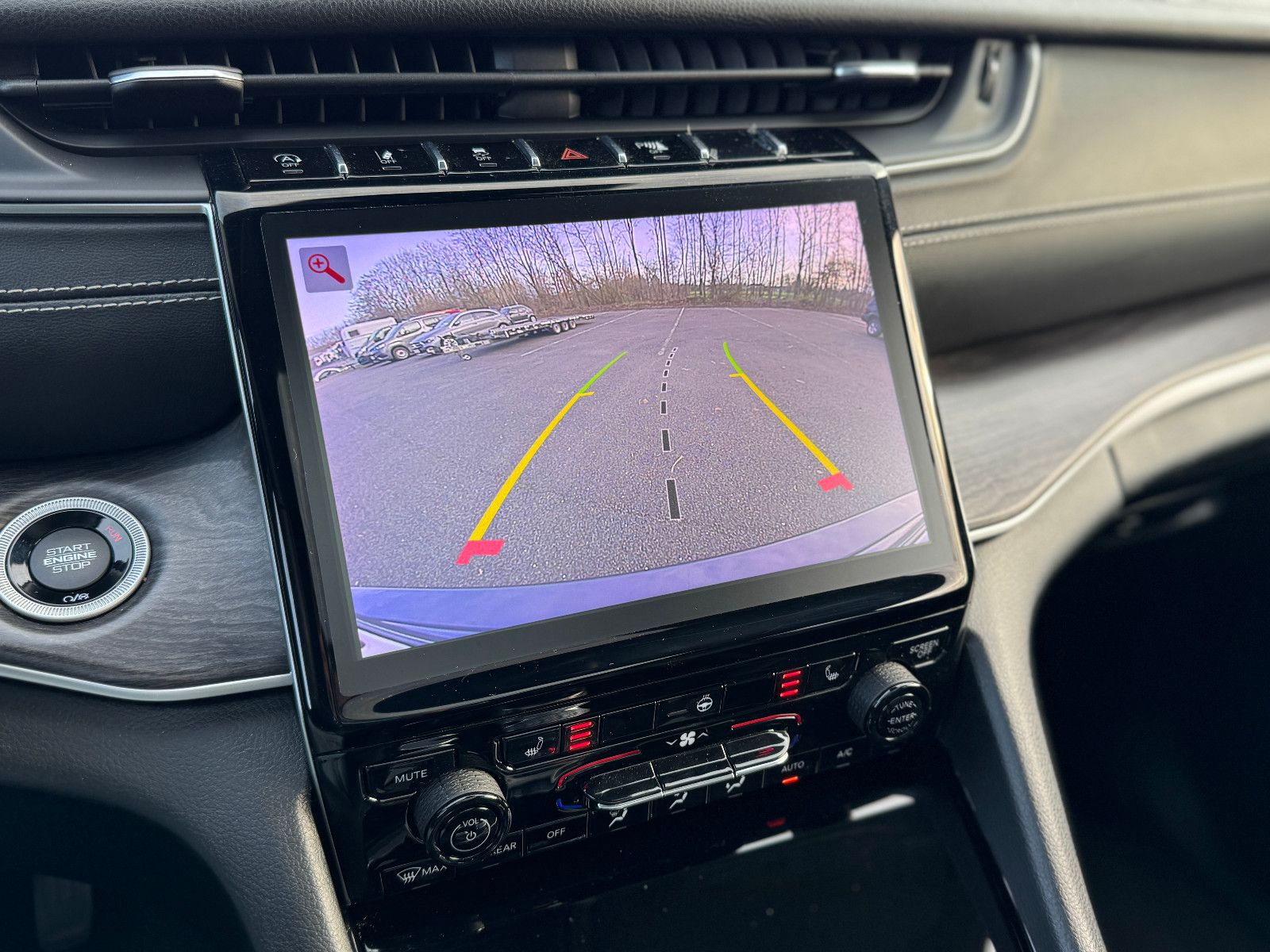 Fahrzeugabbildung Jeep Grand Cherokee Limited LPG Panorama Leder