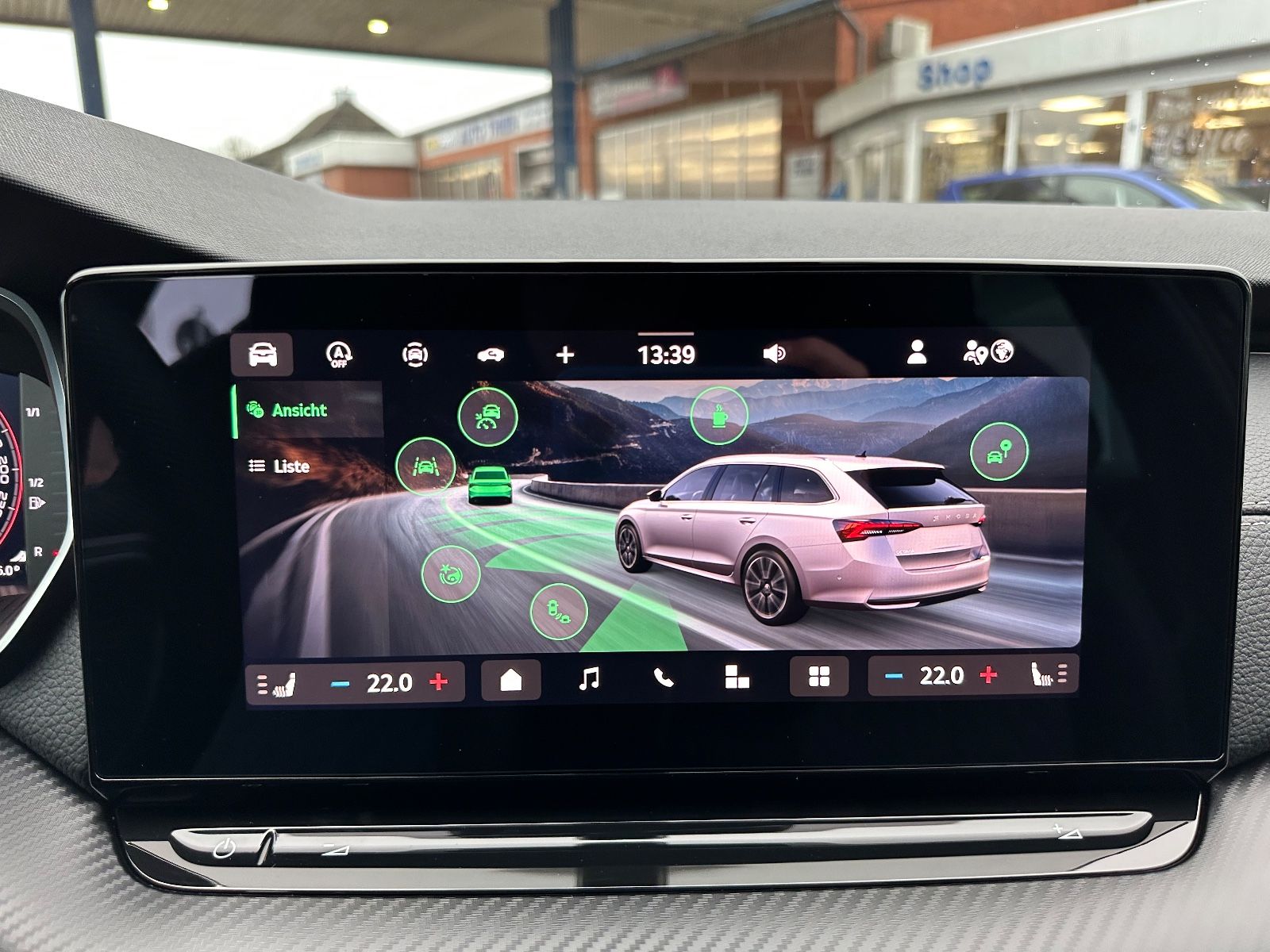 Fahrzeugabbildung SKODA Octavia Combi 1.5 TSI Sportline DSG Navi/ACC/APP