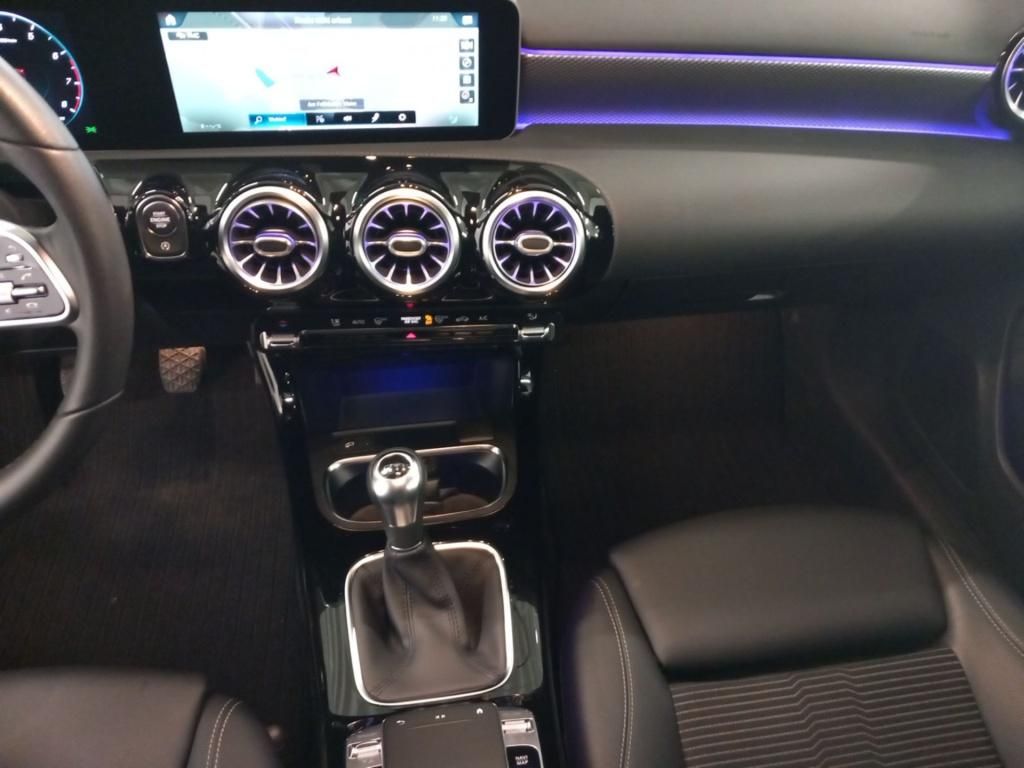 Fahrzeugabbildung Mercedes-Benz A 180 Kompaktlimousine PremiumNavi*LED*CarPlay