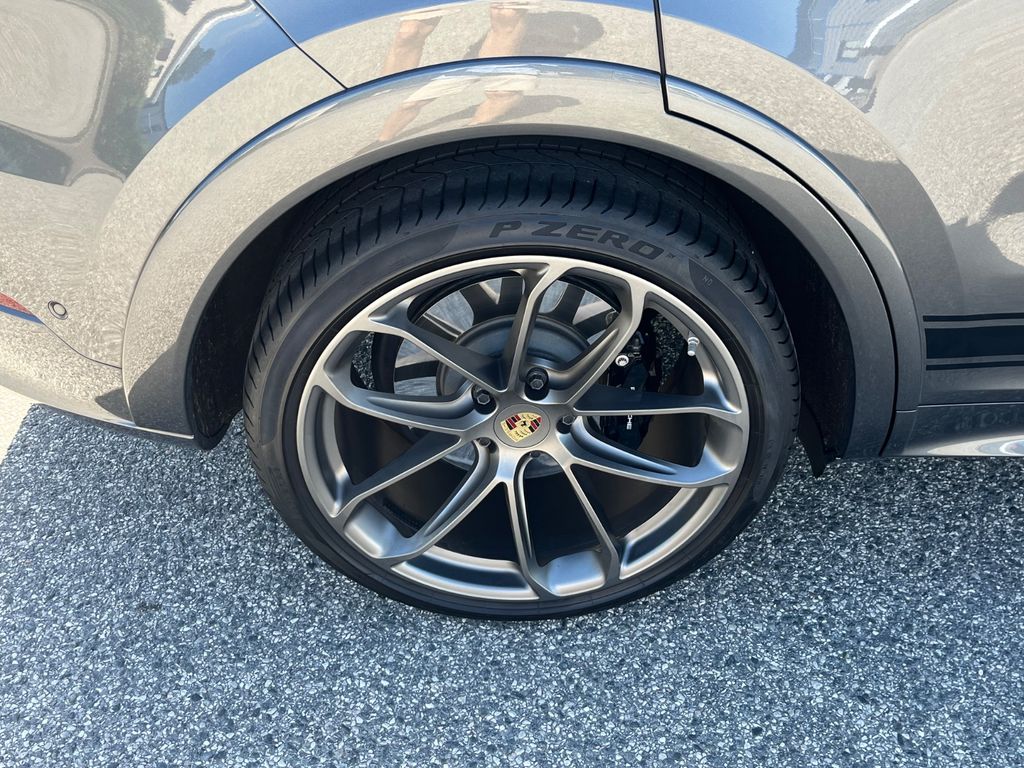 PORSCHE Cayenne Turbo Coupe Leichtbau Sport-Paket PD1 PORSCHE Cayenne Turbo Coupe Leichtbau Sport-Paket PD1