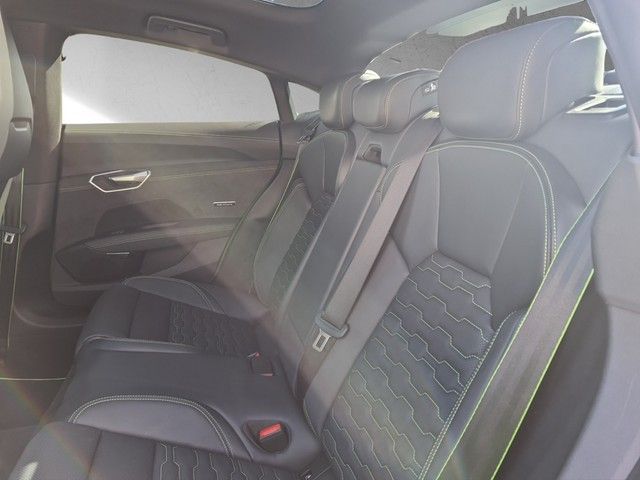 Fahrzeugabbildung Audi e-tron GT RS MATRIX Laser Assitenz Plus Sportsit