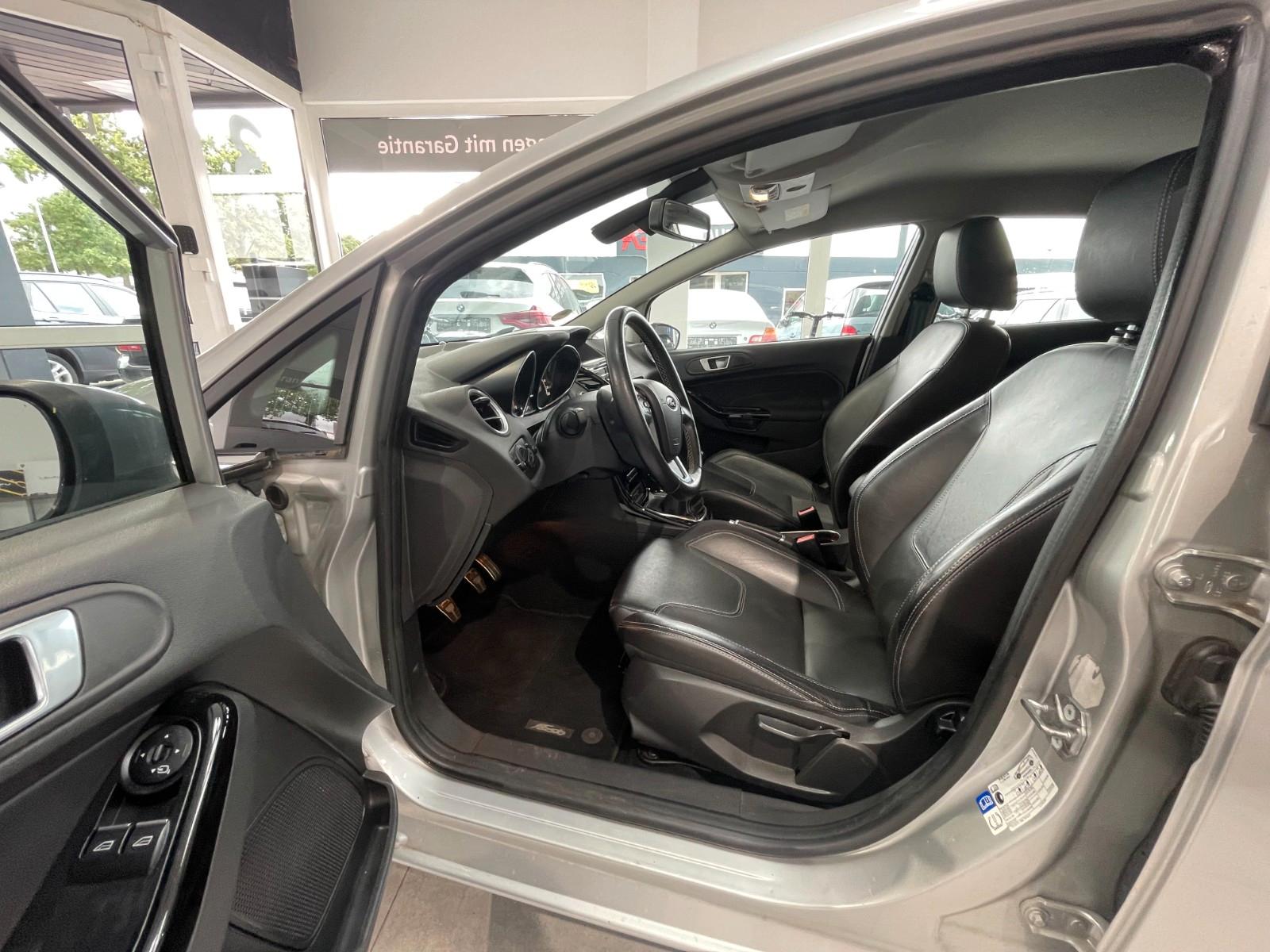 Ford Fiesta Titanium SHZ/8-Fach/Keyless-Go/HU+TÜV NEU