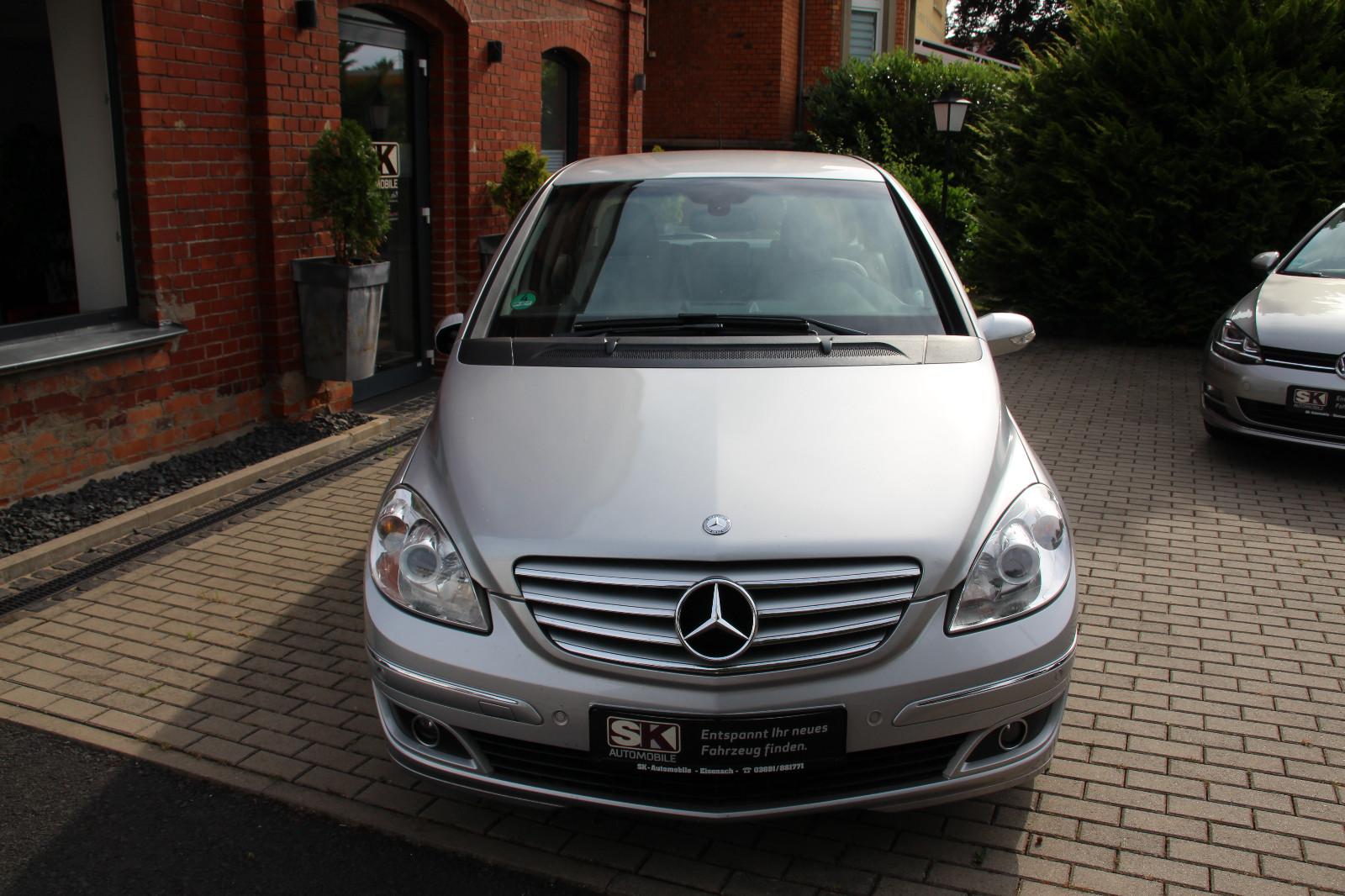 Mercedes-Benz B170 2008 — interior