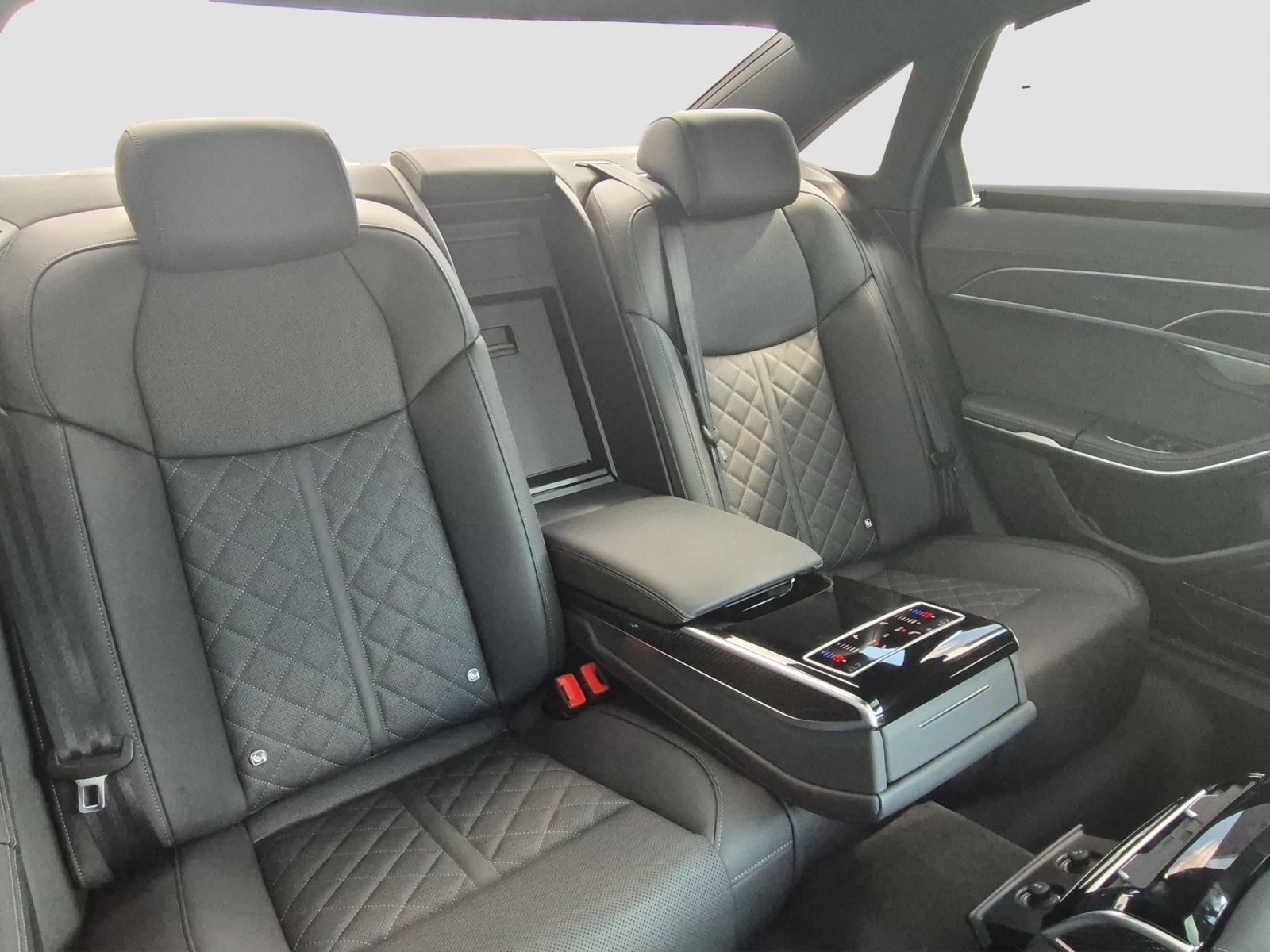 Audi S8 - Bild 19