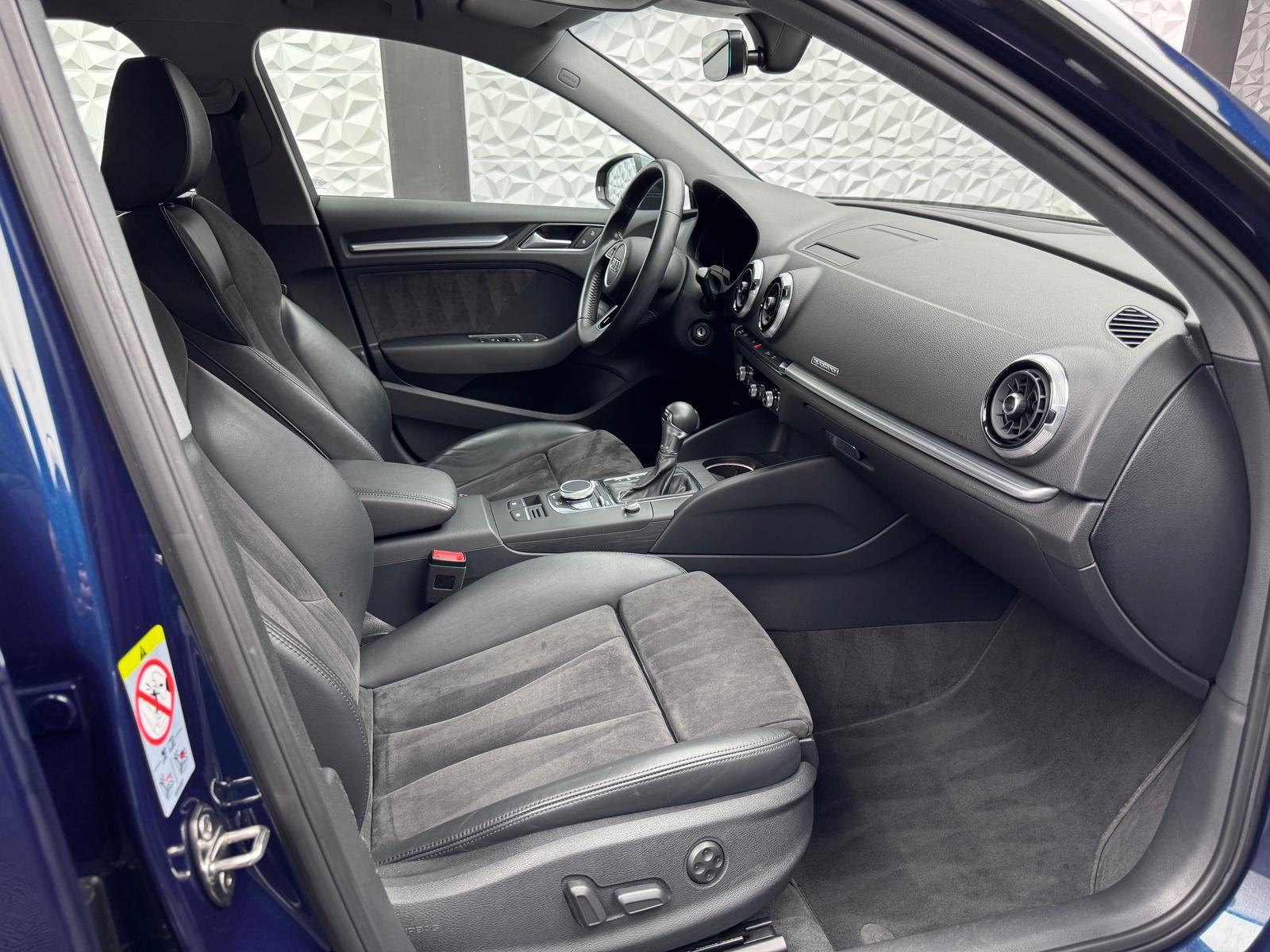 Fahrzeugabbildung Audi SPORTBACK 40 TFSI QUA/ACC/AHK/RCAM/MATRIX/VIRTUA