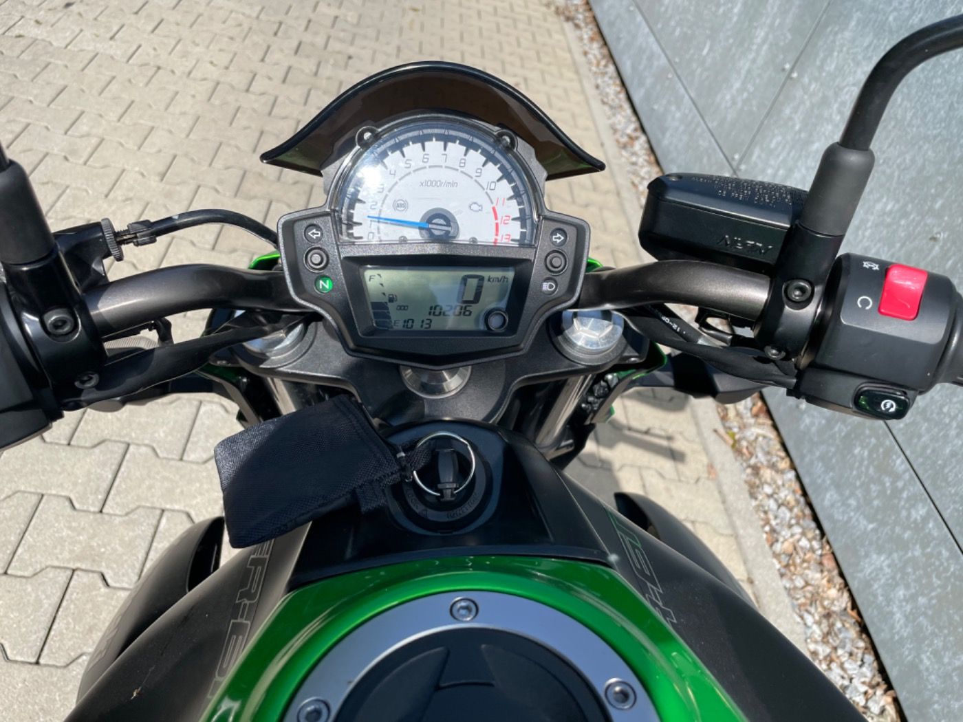 Fahrzeugabbildung Kawasaki ER 6 N ABS mit Tieferlegung und niedrigem Sitz