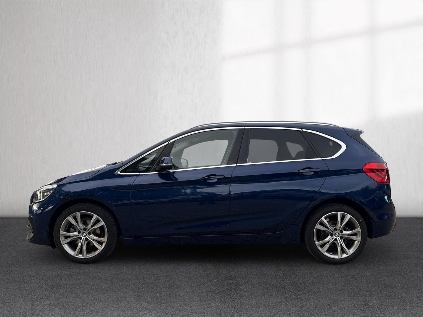BMW 218 Active Tourer i Sport Line Navi AHK LED SHZ 