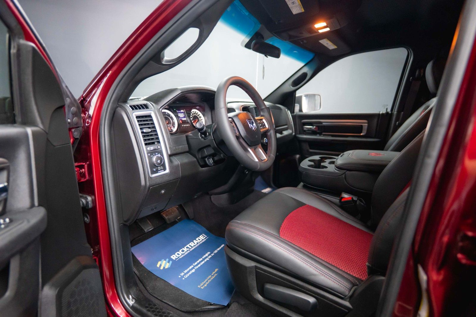 Fahrzeugabbildung Dodge RAM 5.7 V8 HEMI 4x4 OFFROAD Night-Paket LONG 19%