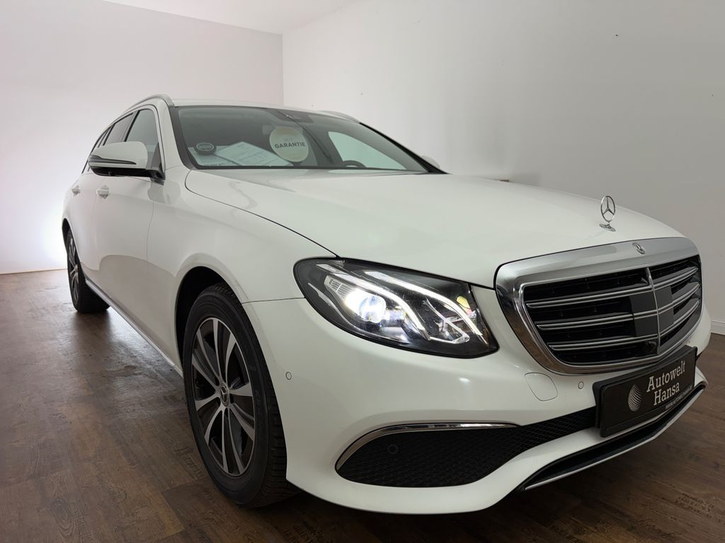 Image of Mercedes-Benz E 220