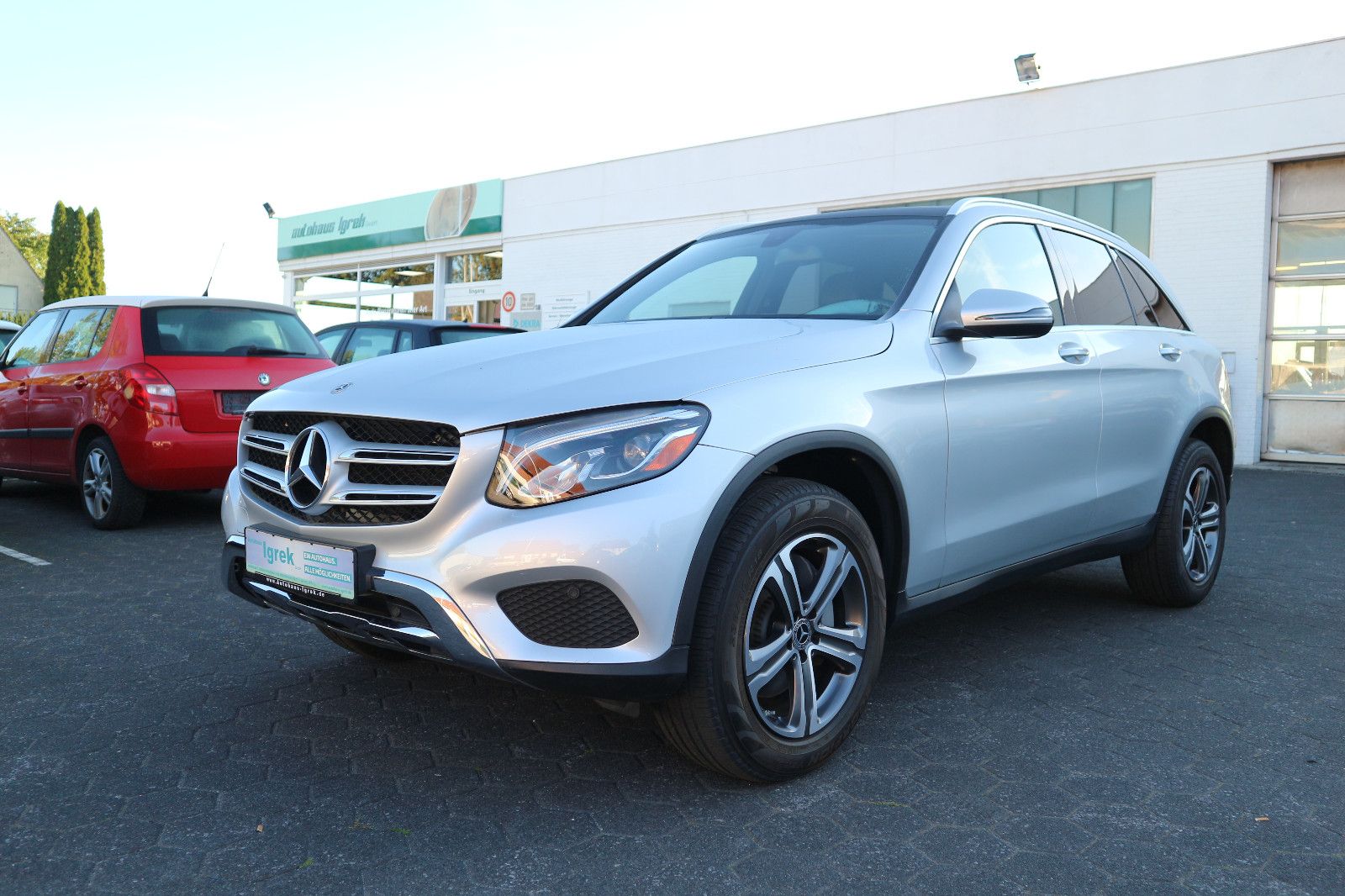 MERCEDES-BENZ GLC 300 4MATIC Autom./Navi/Leder/Pano/Kamera/PDC