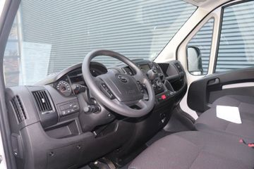 Fotografie des Opel Movano 2.2 D L3H2 2WD VA verstärkt Edition