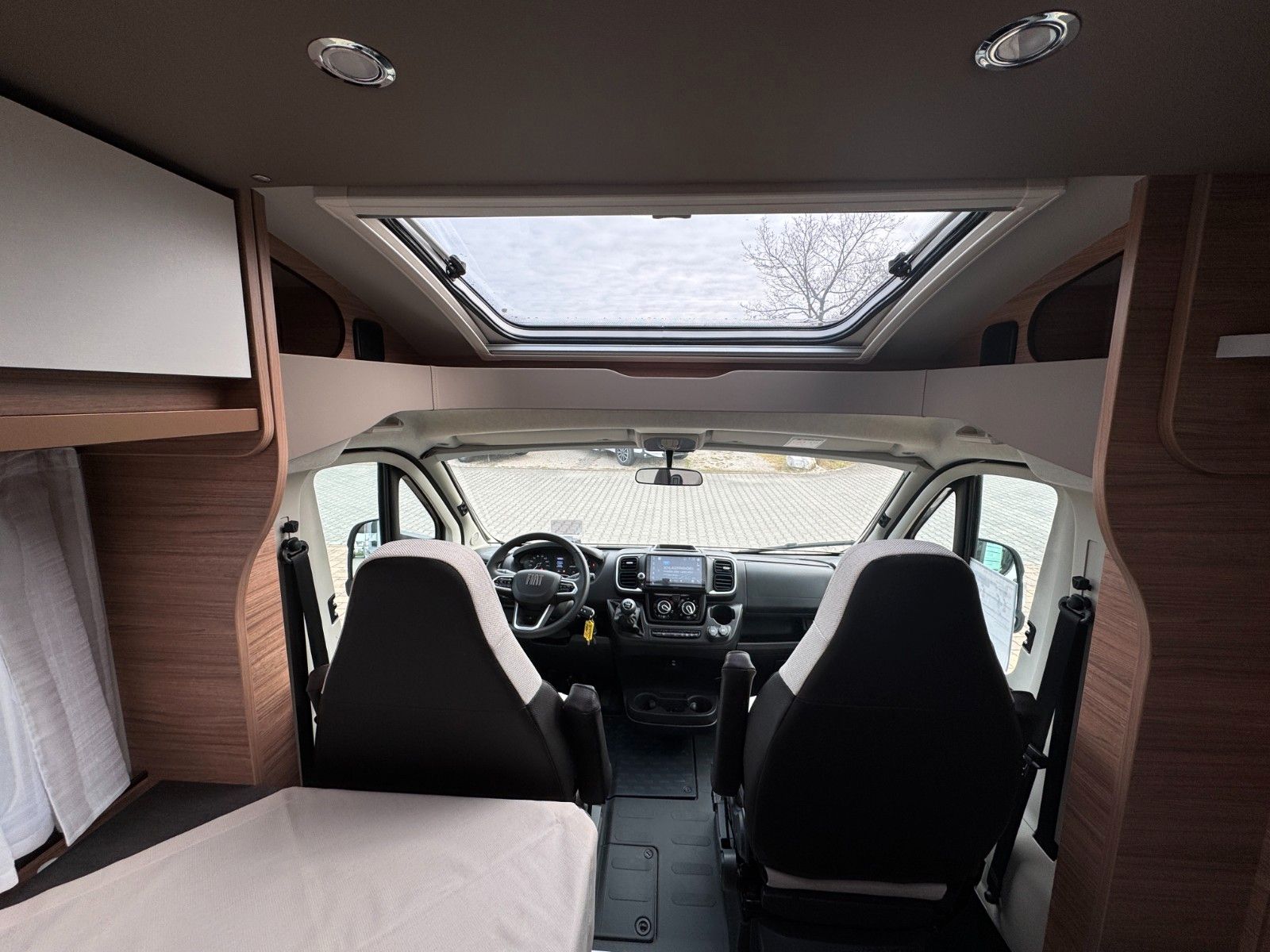Fahrzeugabbildung Weinsberg CaraCompact 600MF PEPPER,SmartTV,TRUMA6E,uvm.