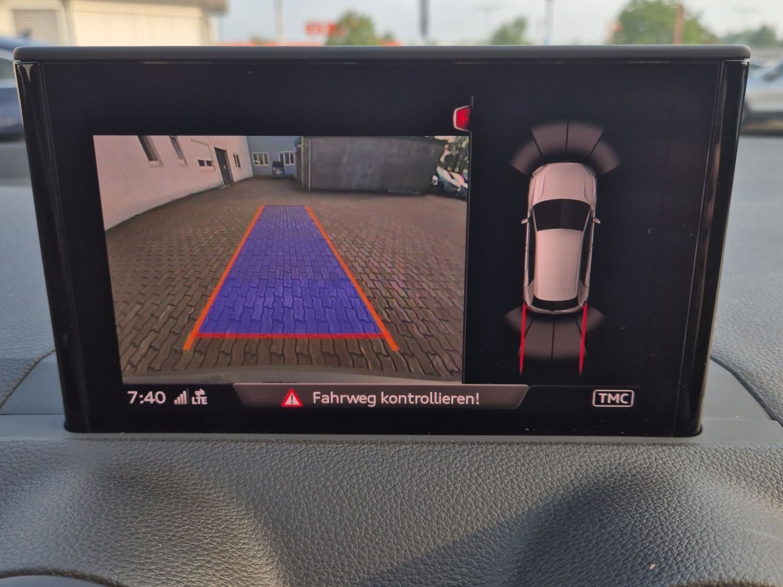 Fahrzeugabbildung Audi Q2 40 TFSI quattro sport S-line LED Navi GRA RFK