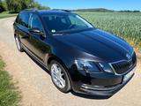 Skoda Octavia 2.0 TDI SCR DSG Premium Edition Comb... - Skoda Octavia: Premium Edition