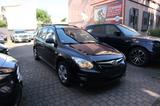 Hyundai i30 CW 1.6 CRDi 66 kW Klima PDC TÜV - Hyundai i30 aus 2012 mit Diesel-Antrieb: Kombi