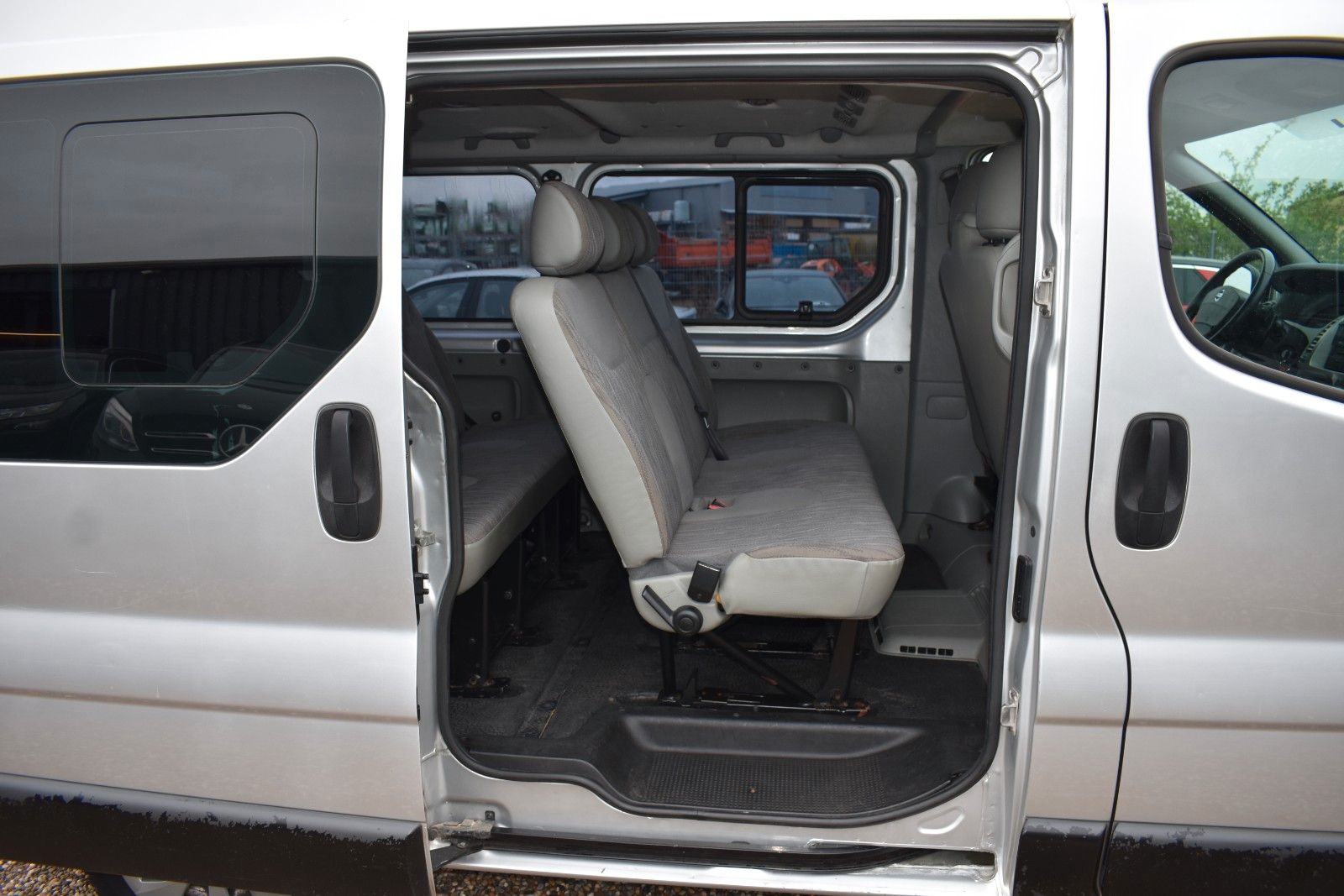 Fahrzeugabbildung Nissan Primastar Kombi L1H1 2.7t 9.Sitzer AHK Klima