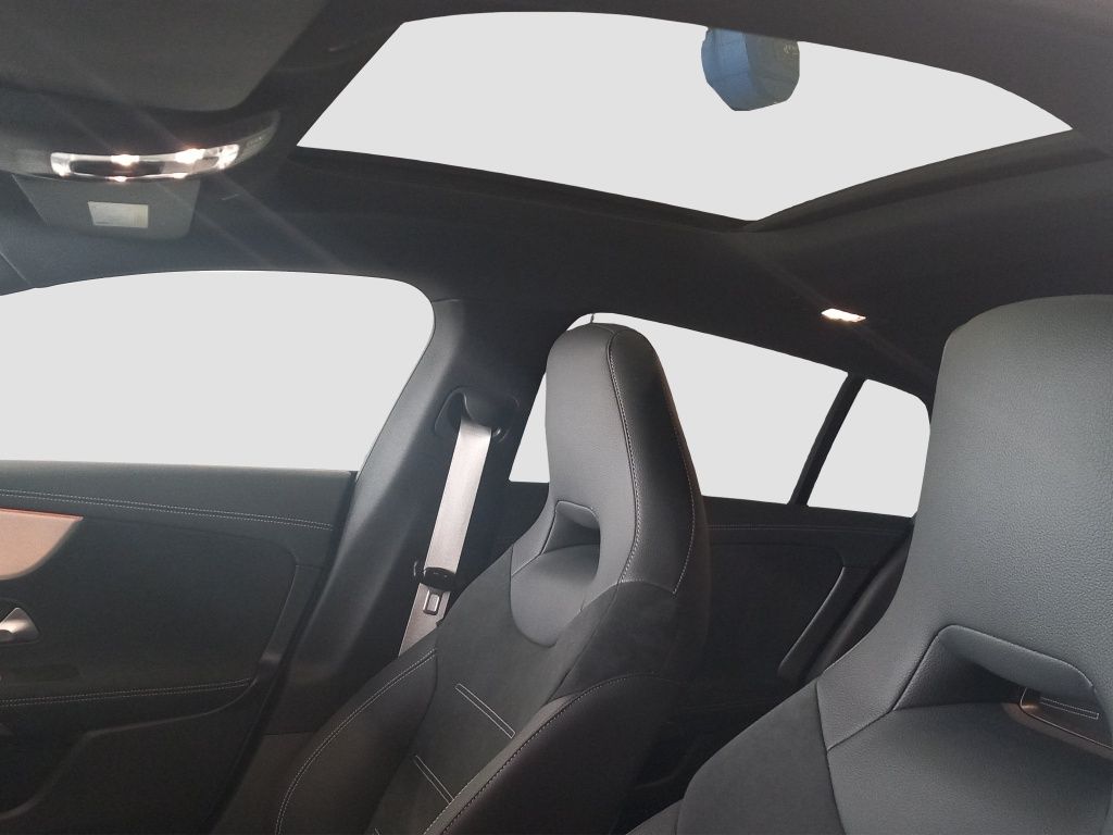 Fahrzeugabbildung Mercedes-Benz CLA 200 Shooting Brake AMG*Night*Navi*Pano*360°