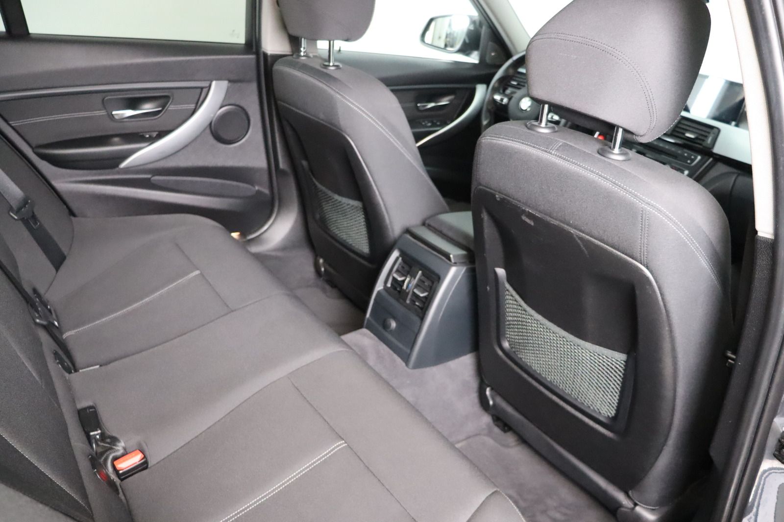 Fahrzeugabbildung BMW 330 d Touring  xDrive Sport Line