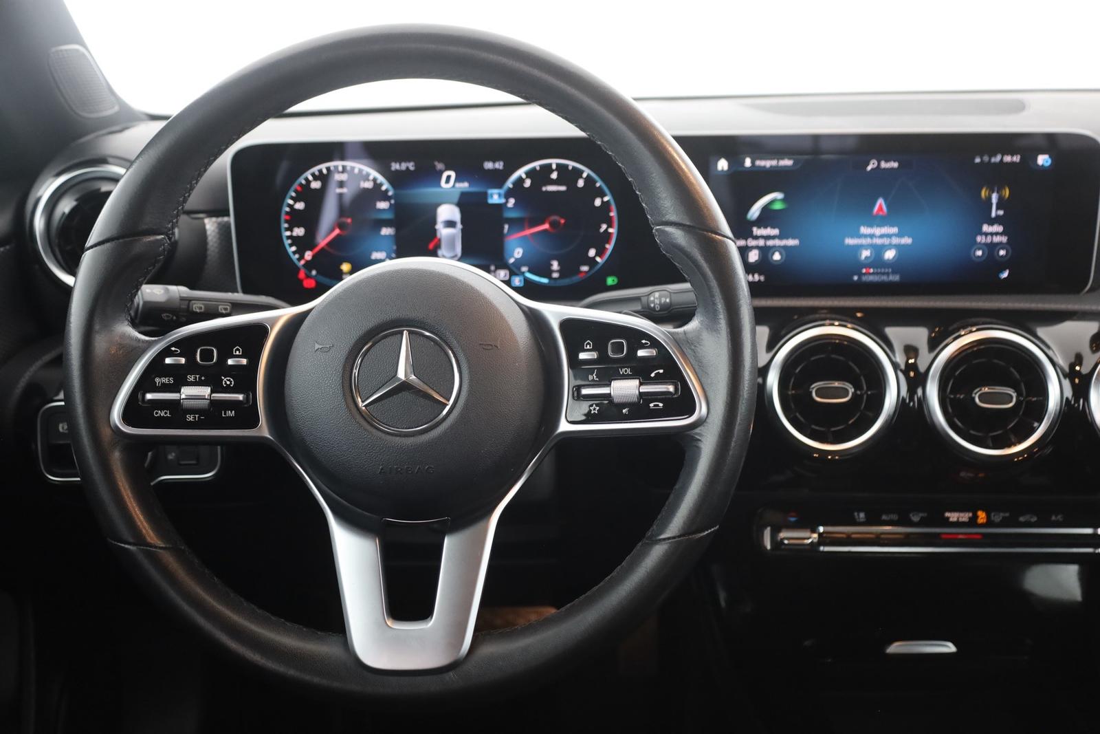 Mercedes-Benz A250 Progressive LED Navi Sitzheizung Kamera AHK