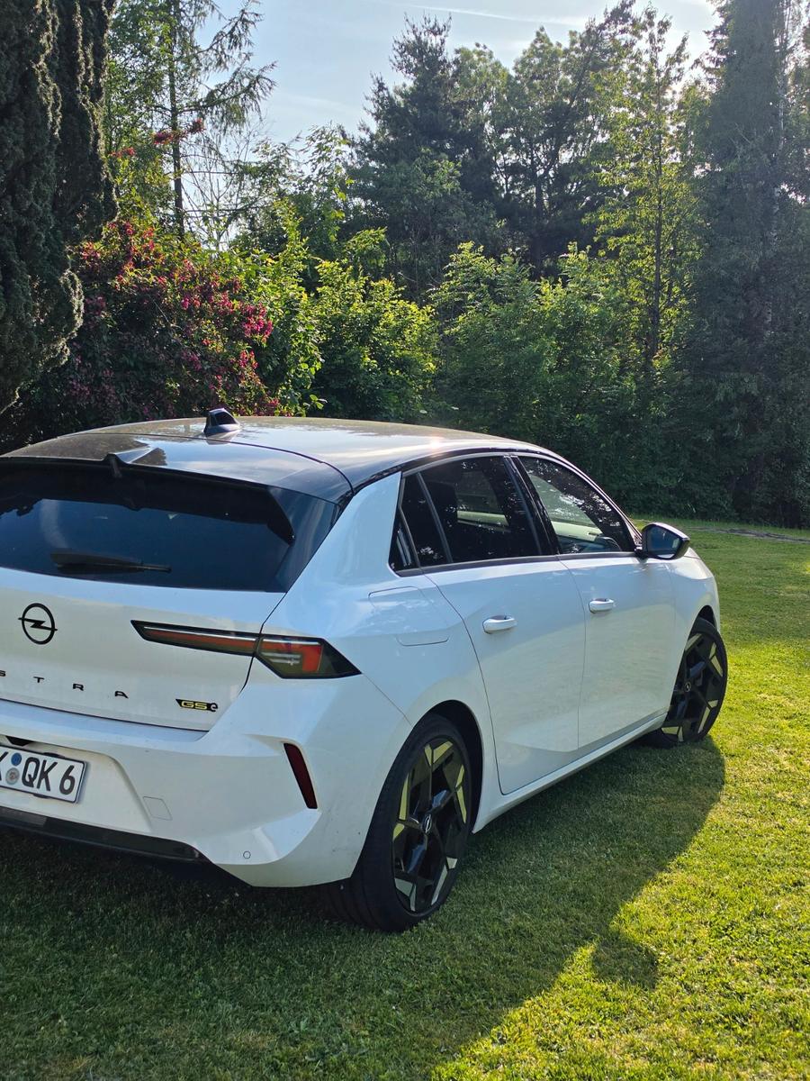 Opel Astra 1.6 Hybrid 165kW GSe Auto GSe