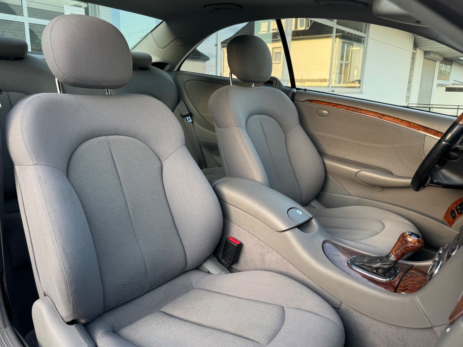 Fahrzeugabbildung Mercedes-Benz CLK 200 Kompressor Coupe/Elegance/S-Dach/SHZ/