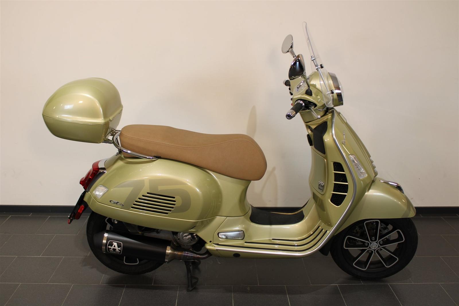 Vespa GTS 300 75th limit. Sondermodell 75 Zubehör ! /