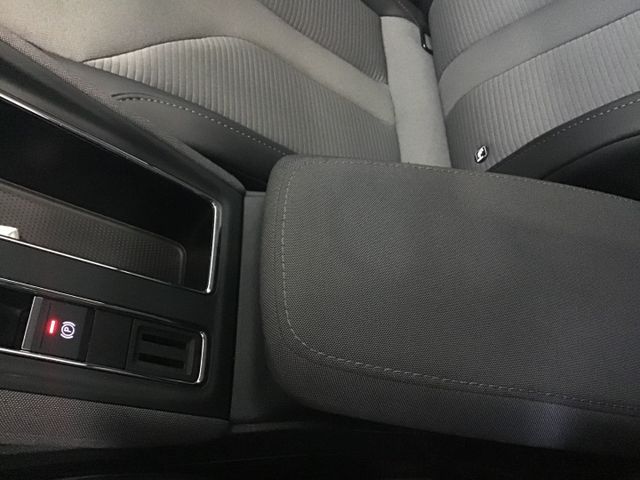 Fahrzeugabbildung Skoda Enyaq 60 Wärmepumpe/Navi/SHZ/Kamera/ACC/Keyless