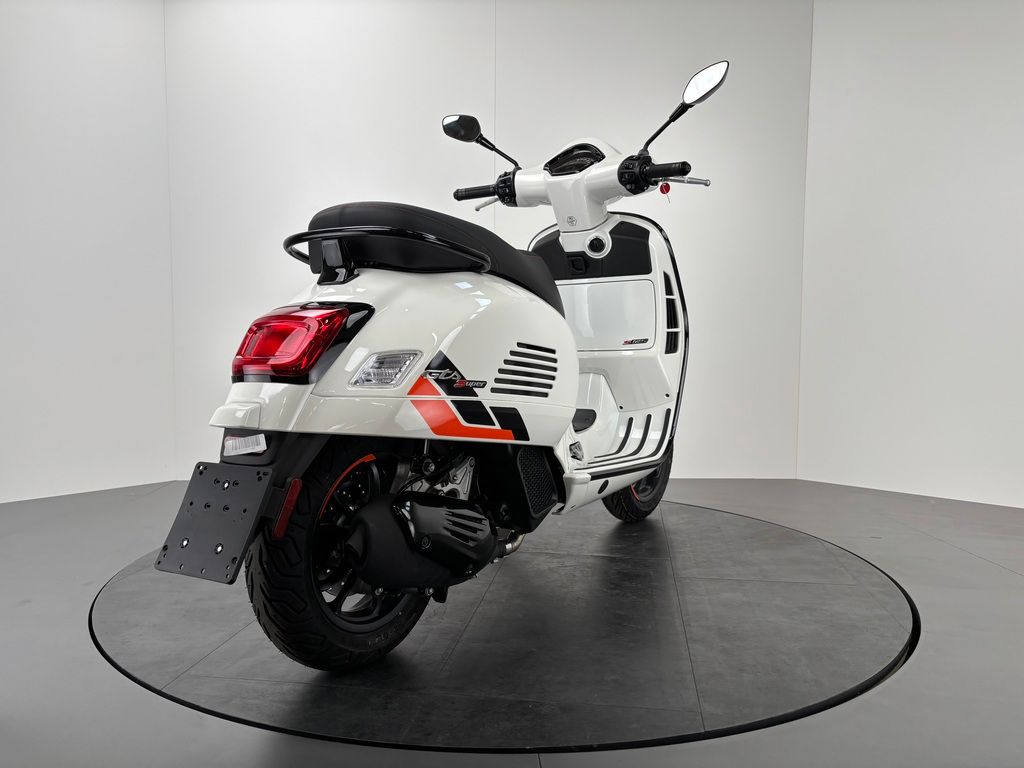 Fahrzeugabbildung Vespa GTS 125 SuperSport E5+ *NEUFAHRZEUG*