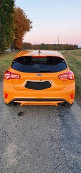 Ford Focus 2,3 EcoBoost ST Styling-Paket Auto ST ... - Ford Focus: Orange, ST
