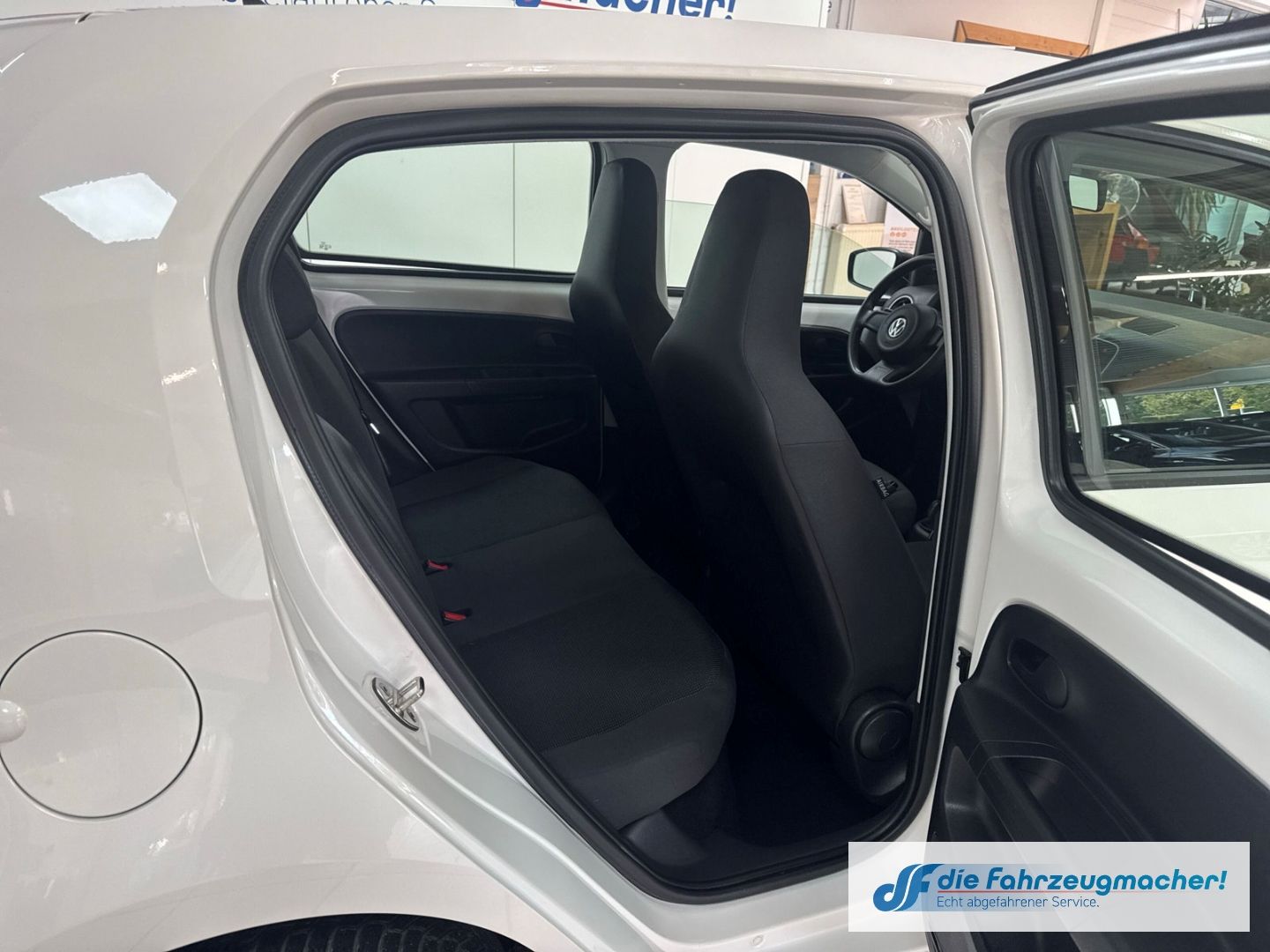 Fahrzeugabbildung Volkswagen up! take GA teilb.Rücksb AUX MP3 CD Tagfahrlicht