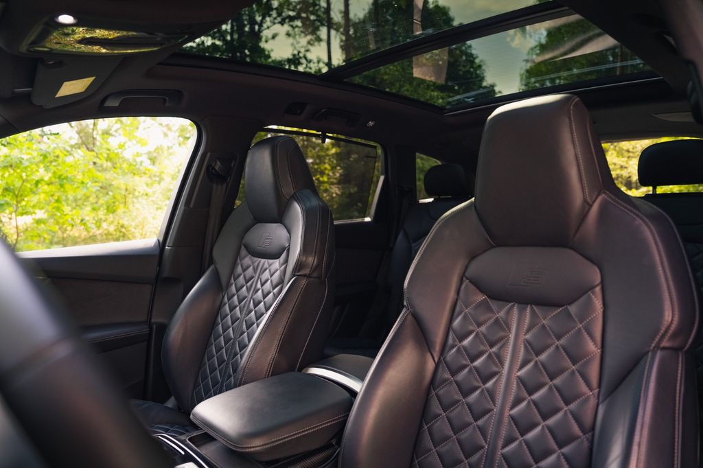 AUDI Q7 50 TDI competition plus*AHK*HU*B&O*PANO*VOLL AUDI Q7 50 TDI competition plus*AHK*HU*B&O*PANO*VOLL