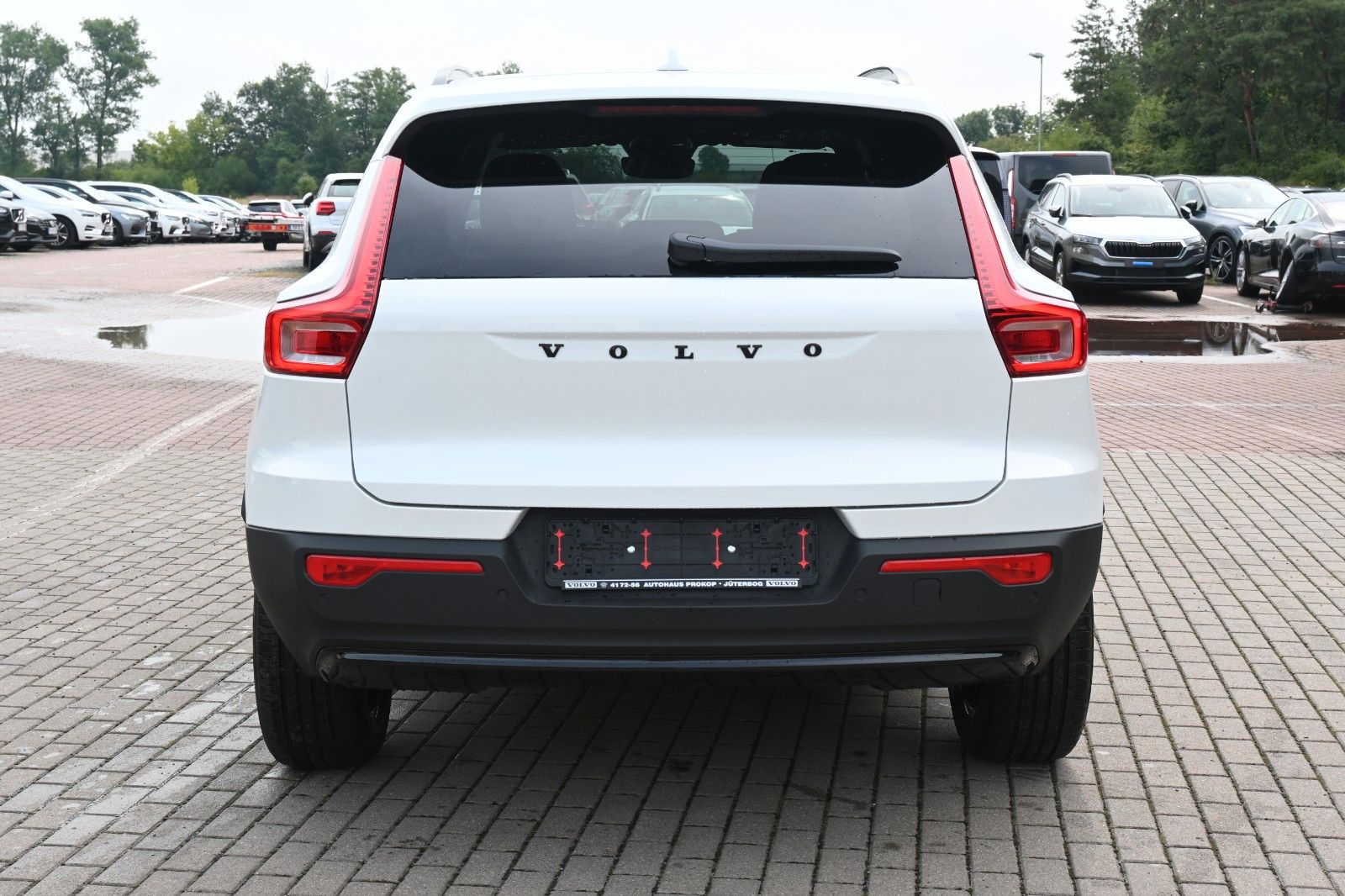 Fahrzeugabbildung Volvo XC40 Plus Dark *ACC*BLIS*H&K*FSHZG*AHK*