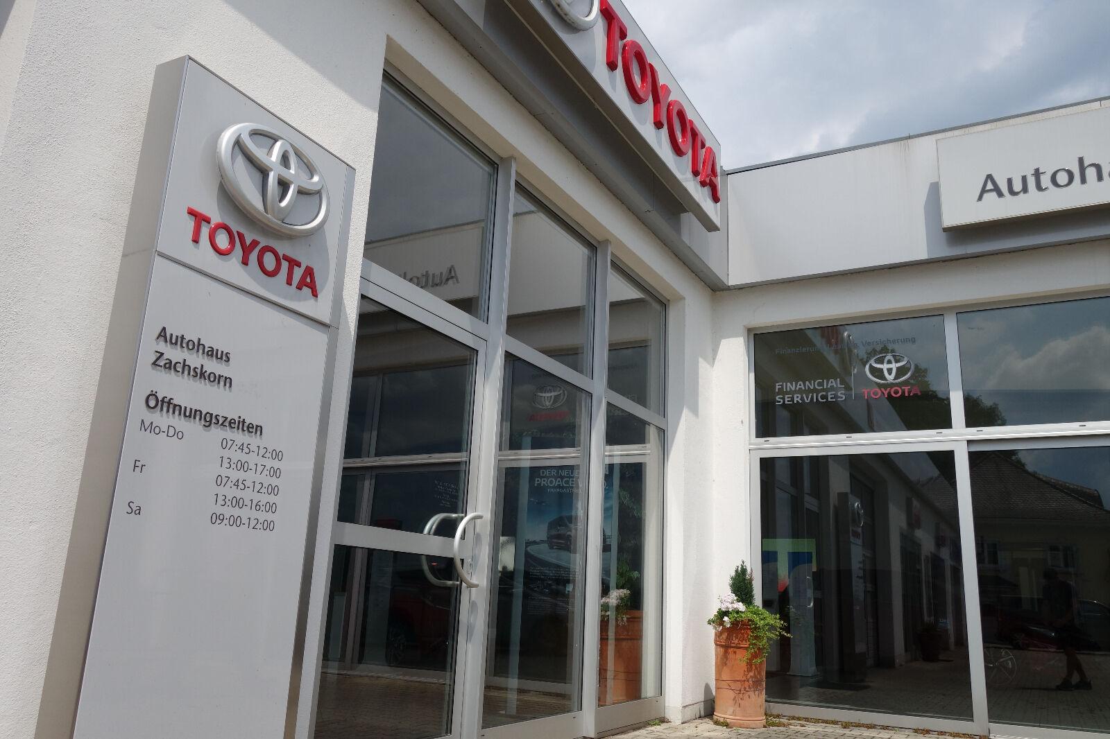 showroom-image-bottom