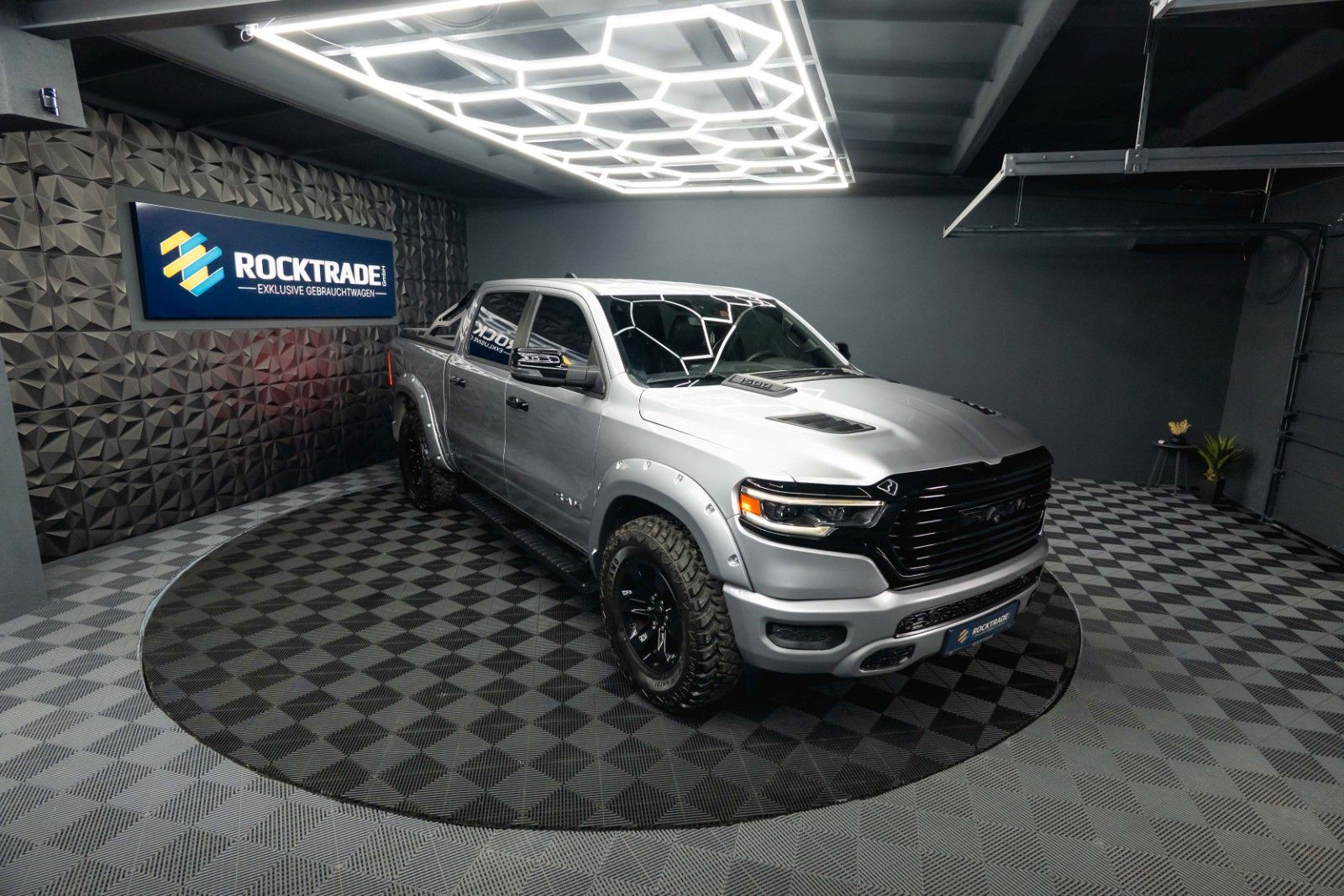 Fahrzeugabbildung Dodge RAM 5.7 V8 HEMI 4x4 LARAMIE Limited Offroad LED