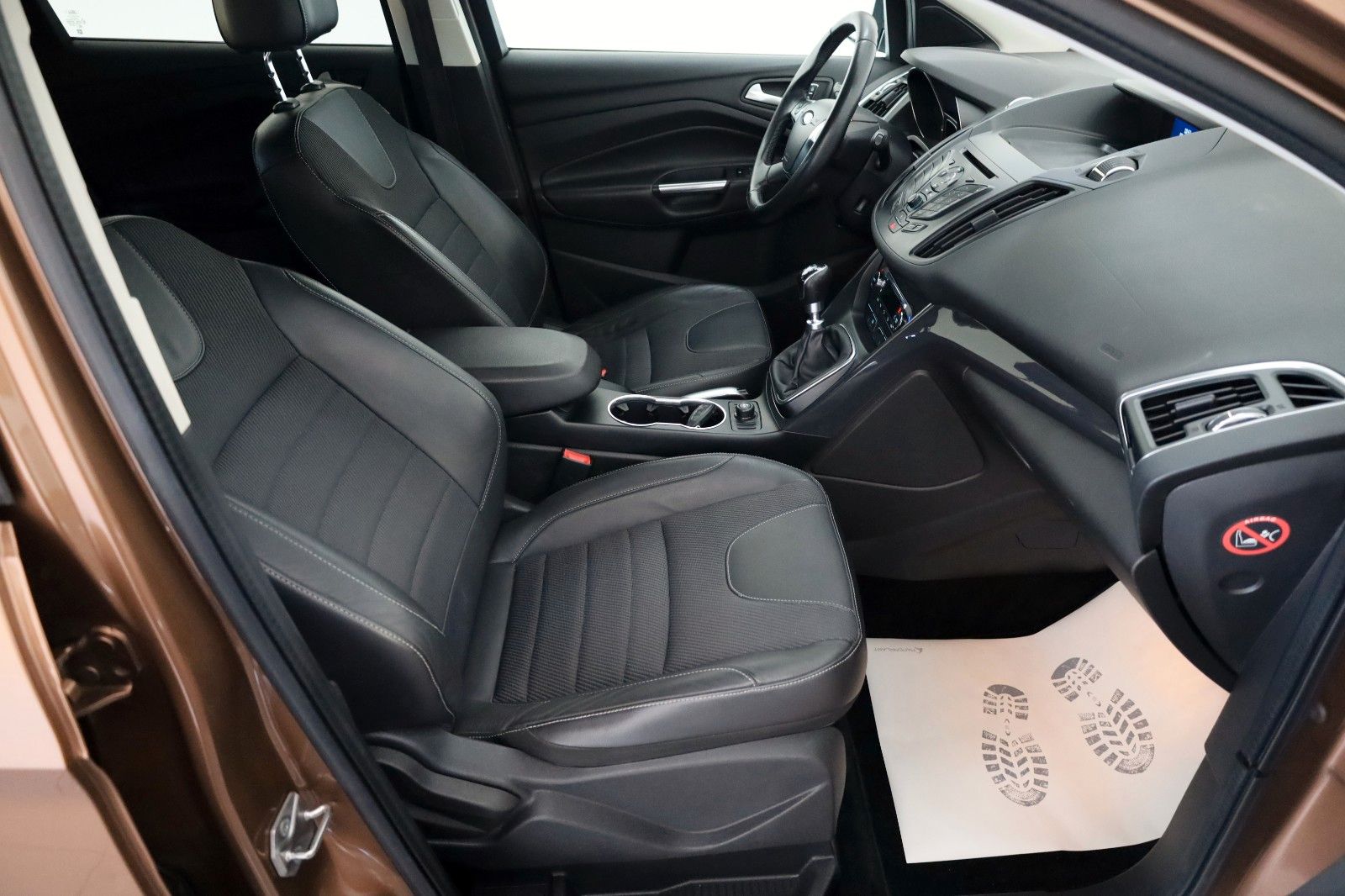 Fahrzeugabbildung Ford Kuga Titanium T.Leder,PSC,AHK,Standheizung,SR+WR