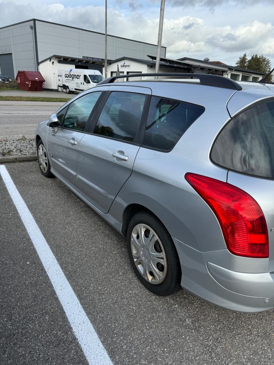 Peugeot 308 2013 — engine 1.560 cm³, 114 HP (84kW)