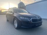 Skoda Octavia Combi 1.5 TSI mHEV 85 kW Essence - Skoda: Allradantrieb