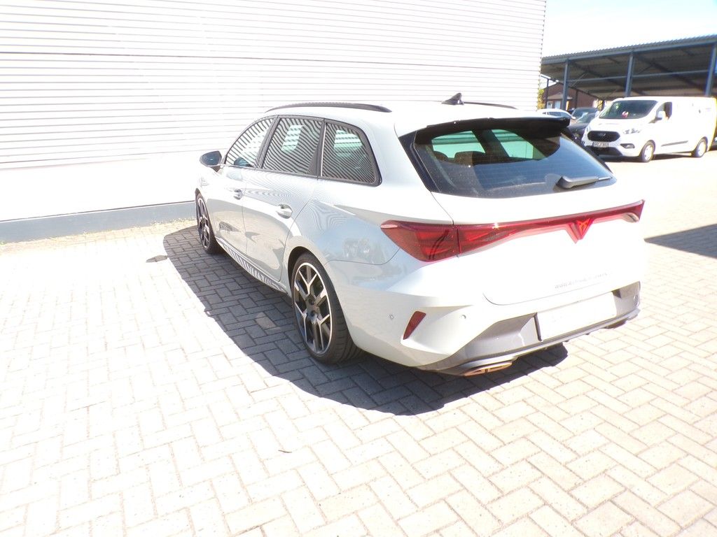 Fahrzeugabbildung CUPRA Leon Sportstourer VZ 1.5 eHybrid DSG Extreme