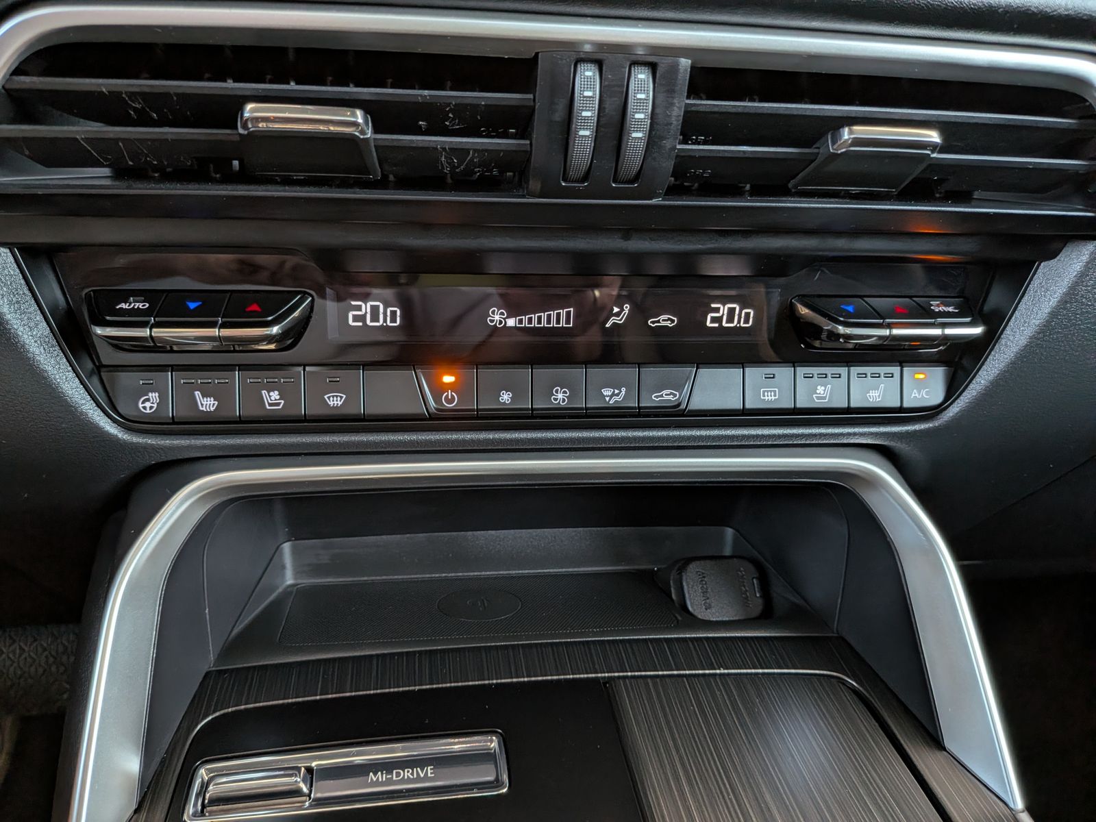 Fahrzeugabbildung Mazda CX-60 2.5L e-SKYACTIV PHEV 327 Homura+ Pano Bose