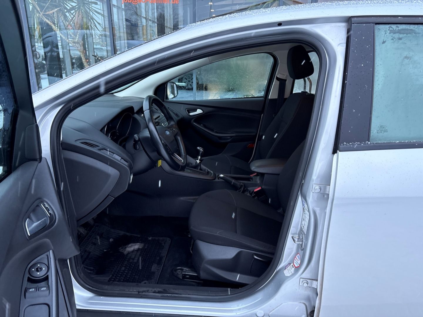 Fahrzeugabbildung Ford Focus PDC Klima Tempomat neuer Zahnriemen