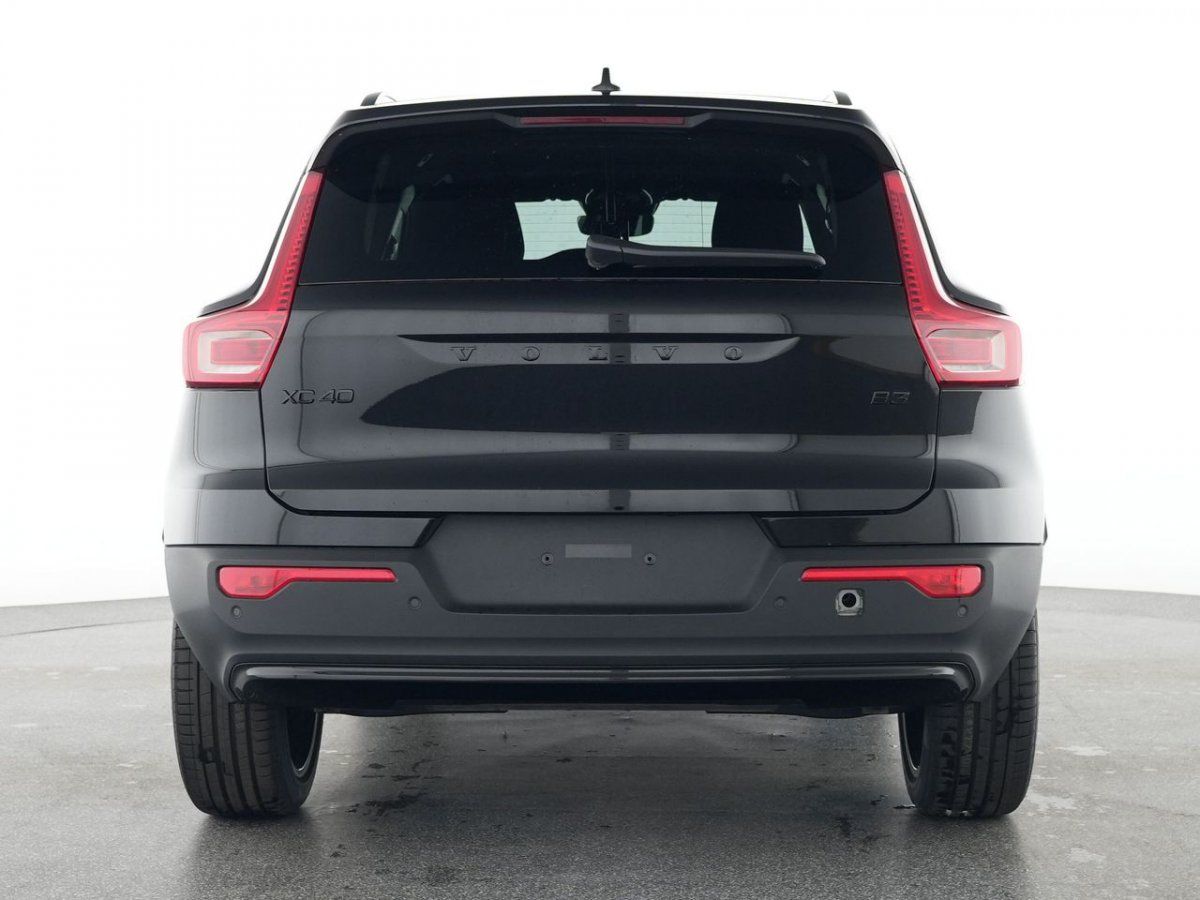 Volvo XC40 B3 Benzin Plus Black Edition Automatik imagem 3
