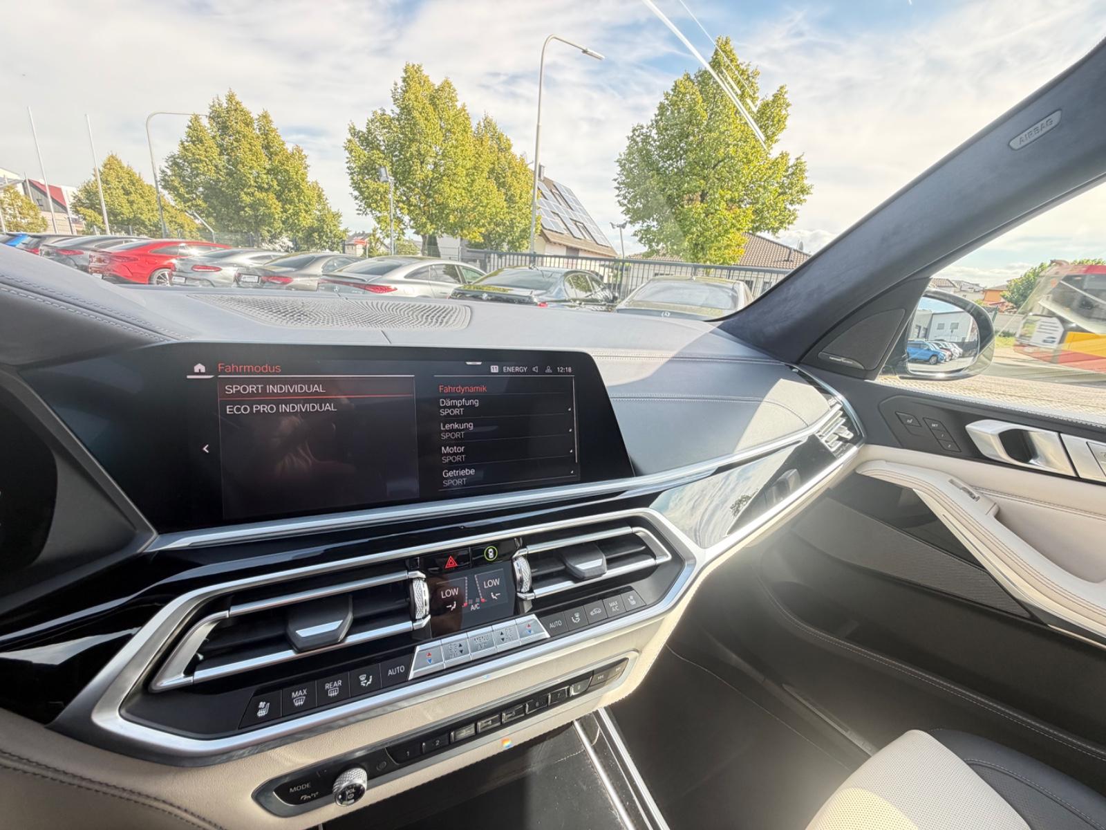 BMW X7*M50xd*M-SPORTPAKET*3xTV*6xSITZER*ACC*HUD*360