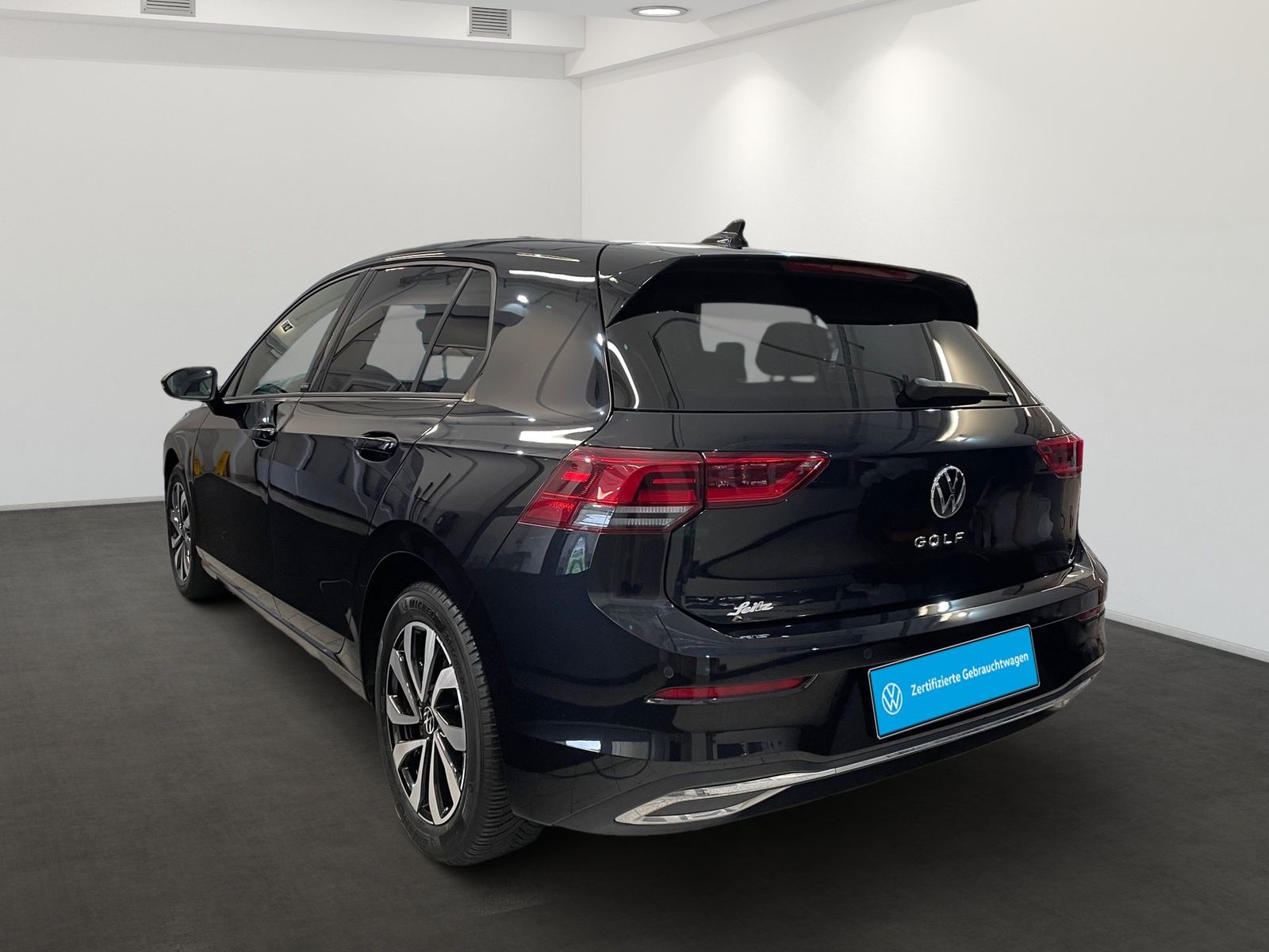 Volkswagen Golf VIII 1.5 TSI Active LED PDC NAVI foto 5