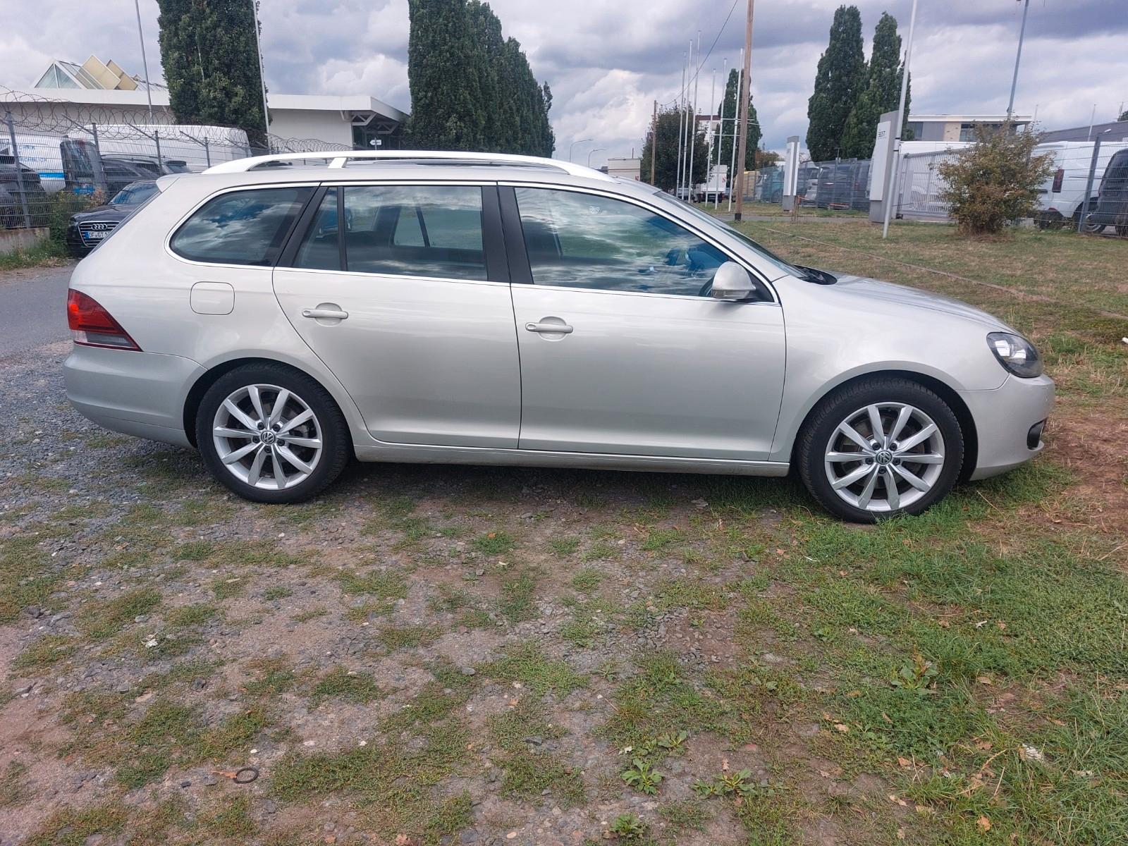 Volkswagen Golf 2011 — вигляд ззаду