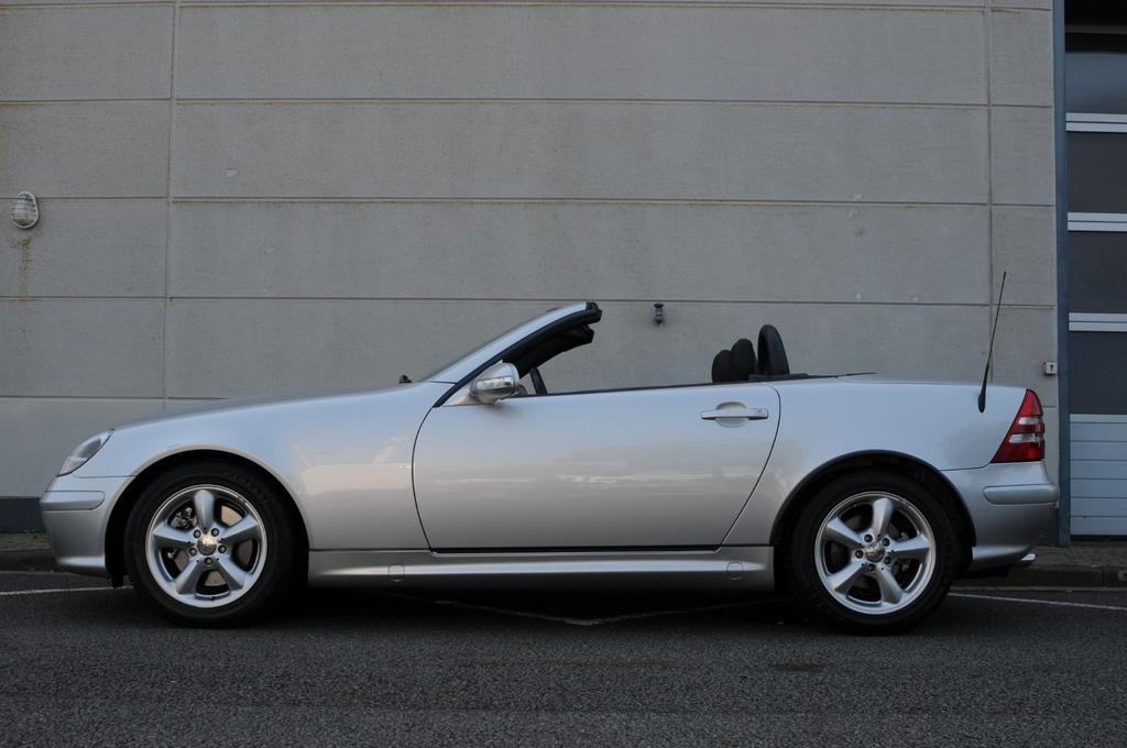 Mercedes-Benz SLK 320