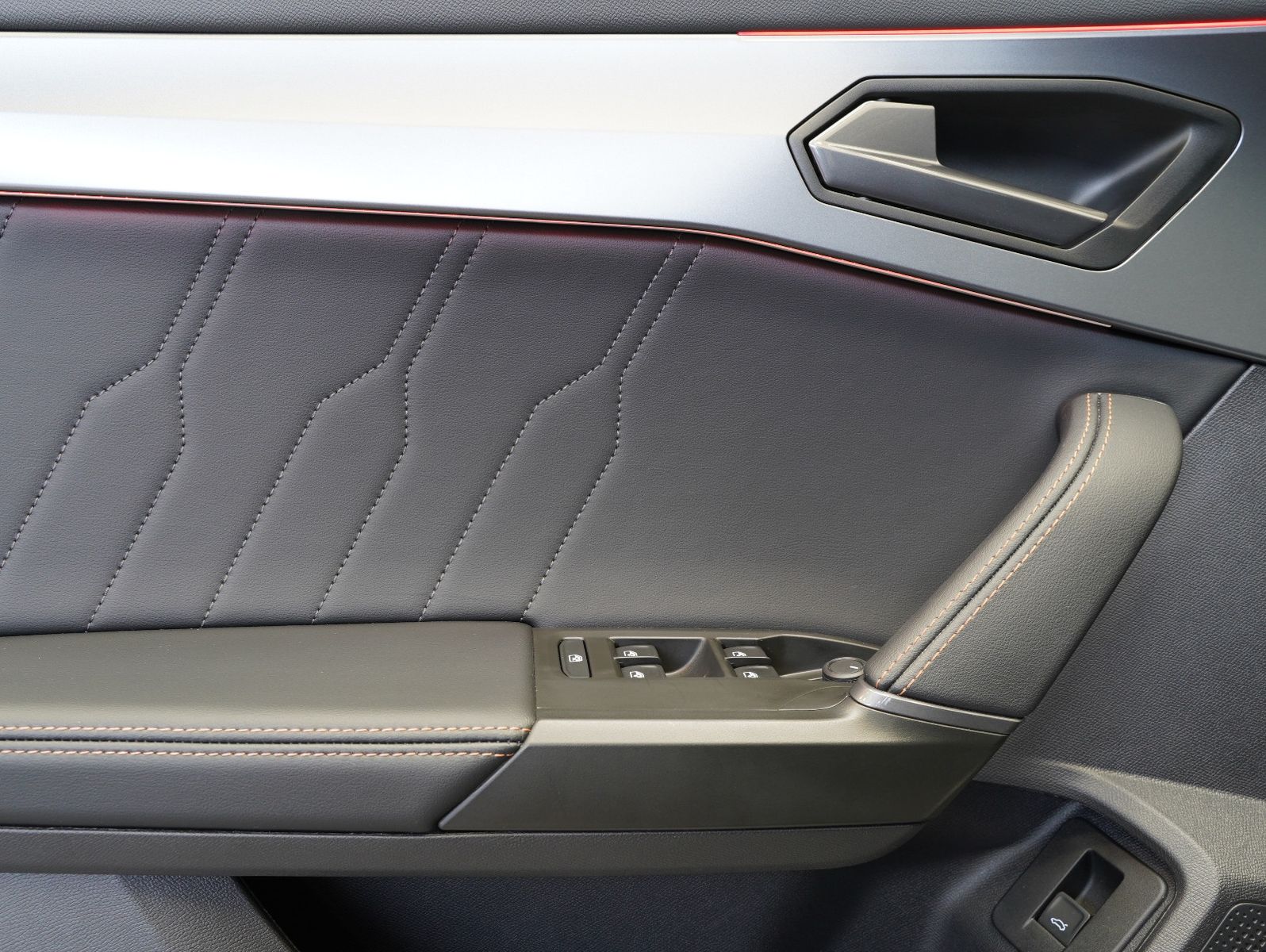 Fahrzeugabbildung CUPRA Leon Sportstourer 2.0 TSI DSG
