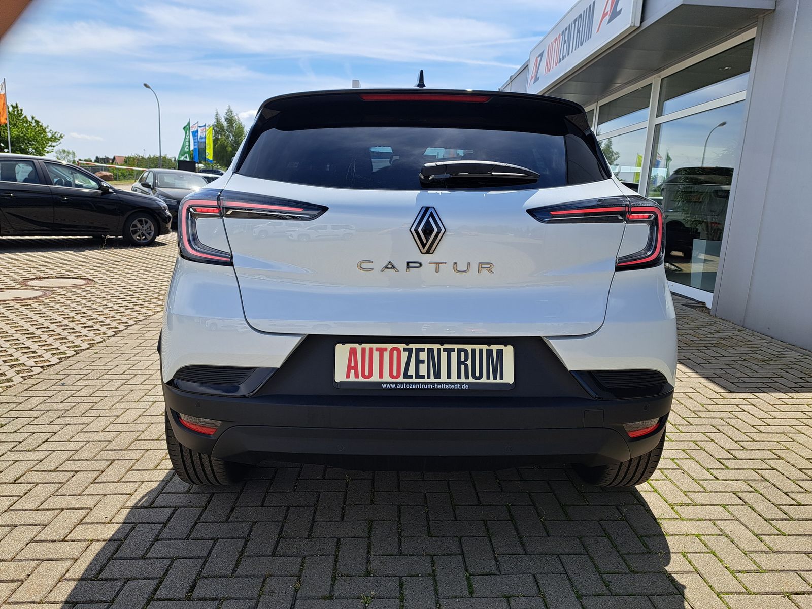 Fahrzeugabbildung Renault Captur TCe90 TECHNO WINTERPAKET ALU 18" BI-COLOR