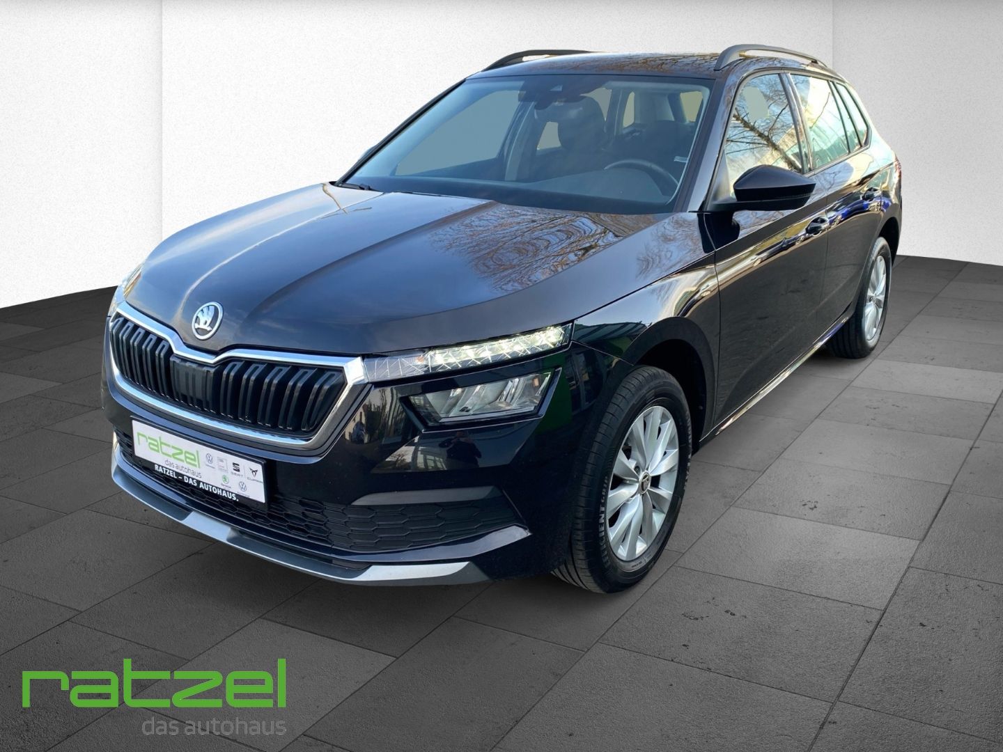 Fahrzeugabbildung SKODA Kamiq Ambition 1.0 TSI DSG RFK LED ACC Apple Car